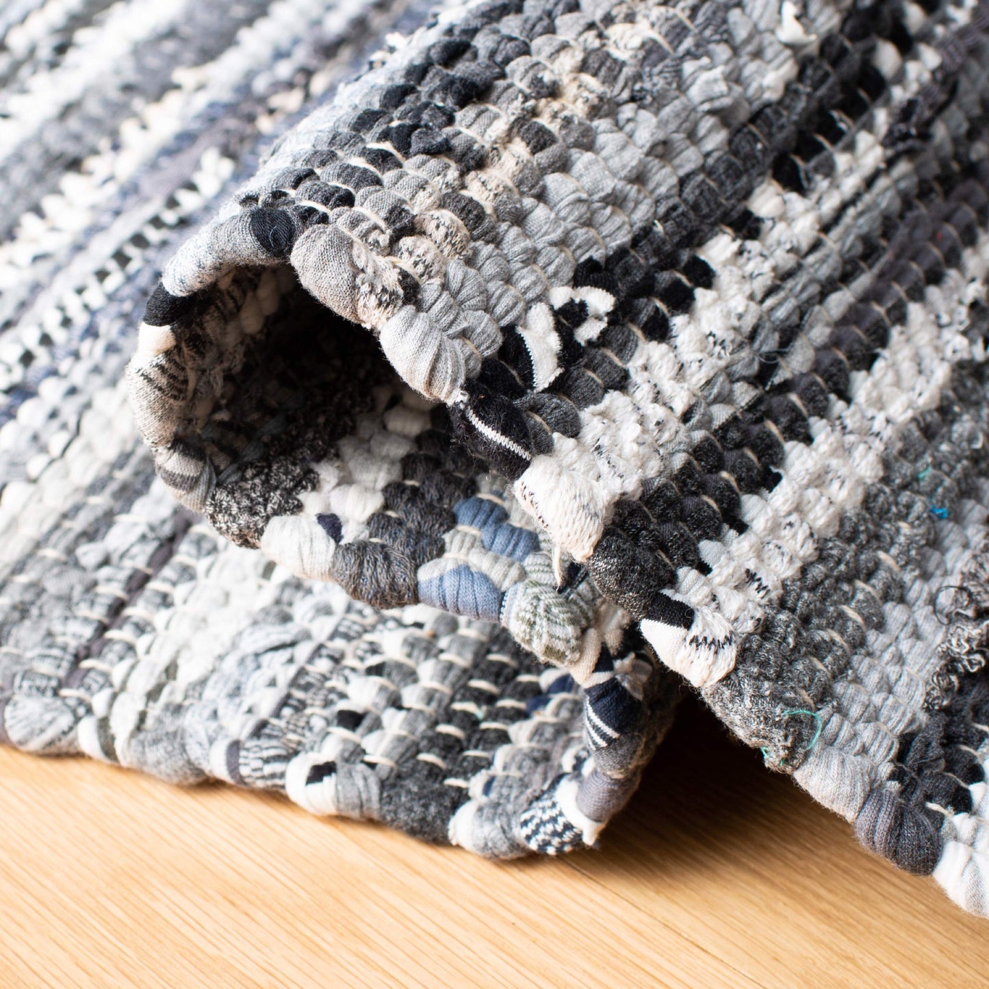 SAFAVIEH Rag Rug Collection Area Rug - 6' x 9', Grey, Handmade Boho Stripe Cotton, Ideal for High Traffic Areas in Living Room, Bedroom (RAR128A)
