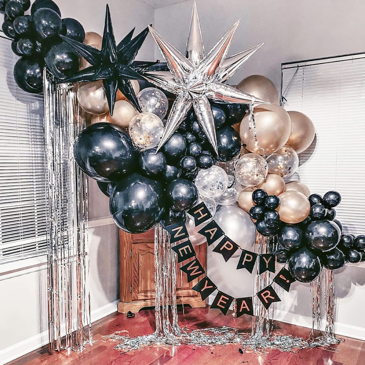 PartyWoo Black Star Foil Balloons 6pcs Different Sizes Pack of 27 22 Inch Large Black Starburst Spike Mylar Balloons for Graduation Birthday Retirement Anniversary Space Theme Party Decorations