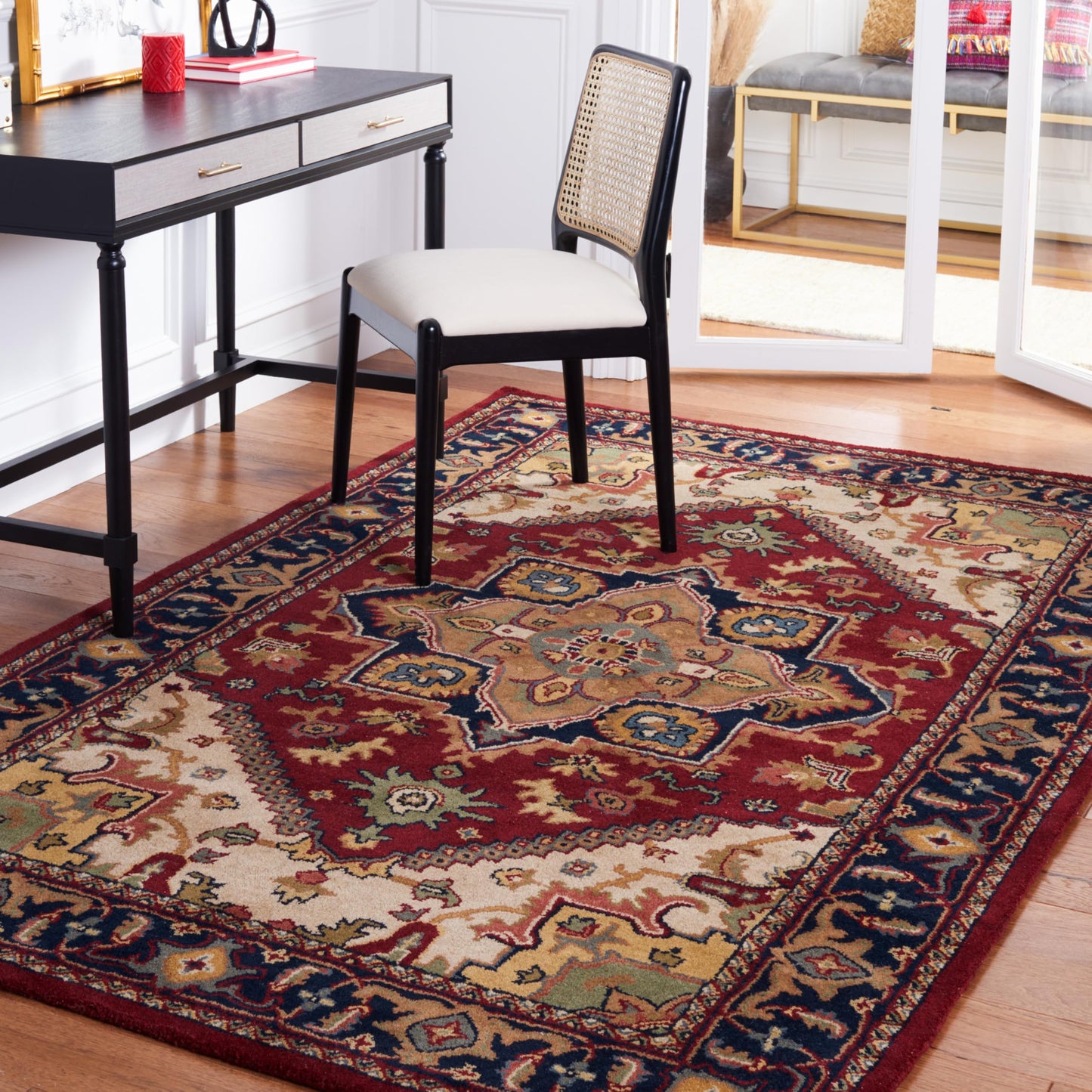 SAFAVIEH Area Rug 4x6 - Heritage Collection - Red, Handmade Wool, Traditional Oriental Medallion Design, Ideal for Living Room, Bedroom, Dining Space (HG625A)