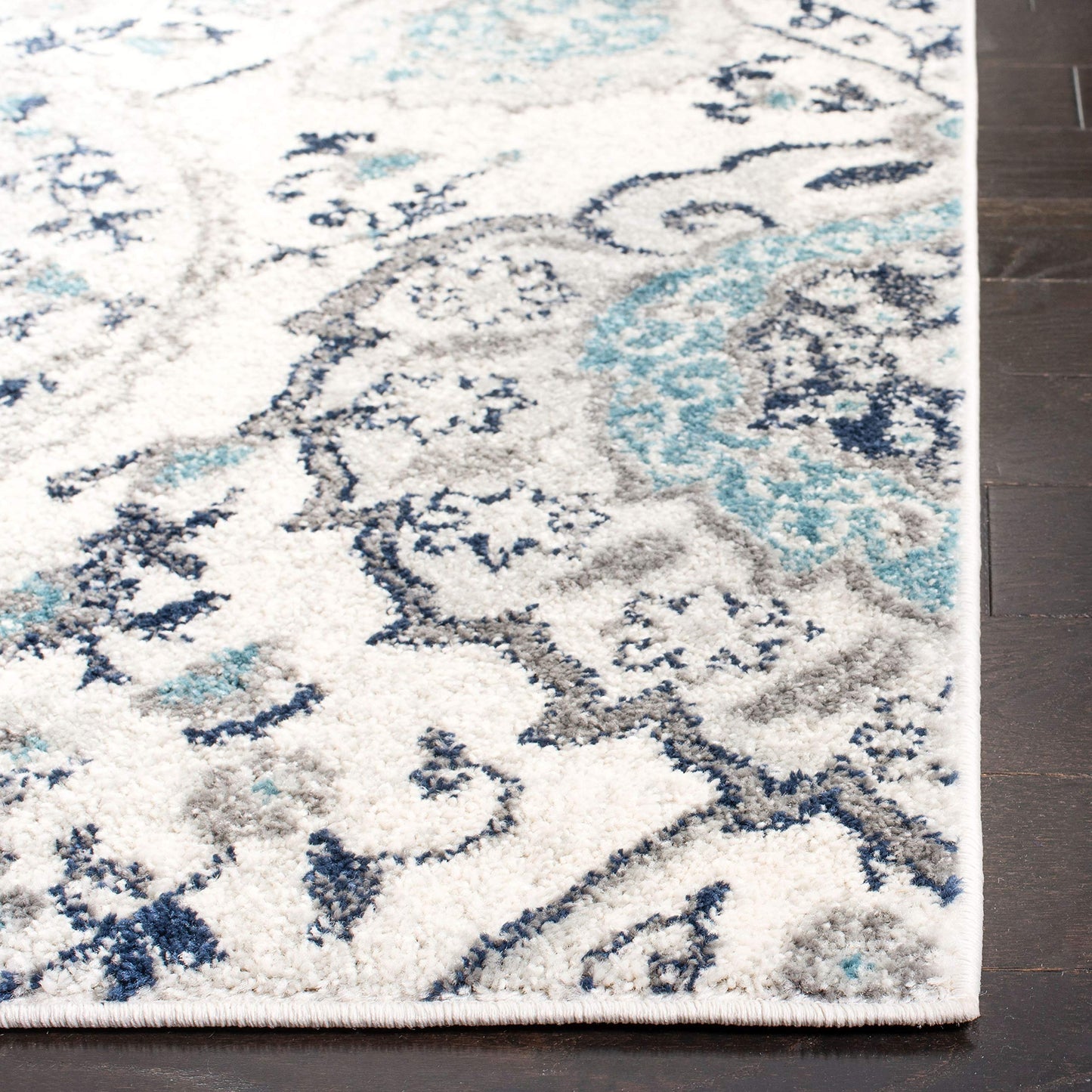 SAFAVIEH Madison Collection Area Rug - 5'3" x 7'6", Cream & Light Grey, Boho Chic Glam Paisley Design, Non-Shedding & Easy Care, Ideal for High Traffic Areas in Living Room, Bedroom (MAD600C)