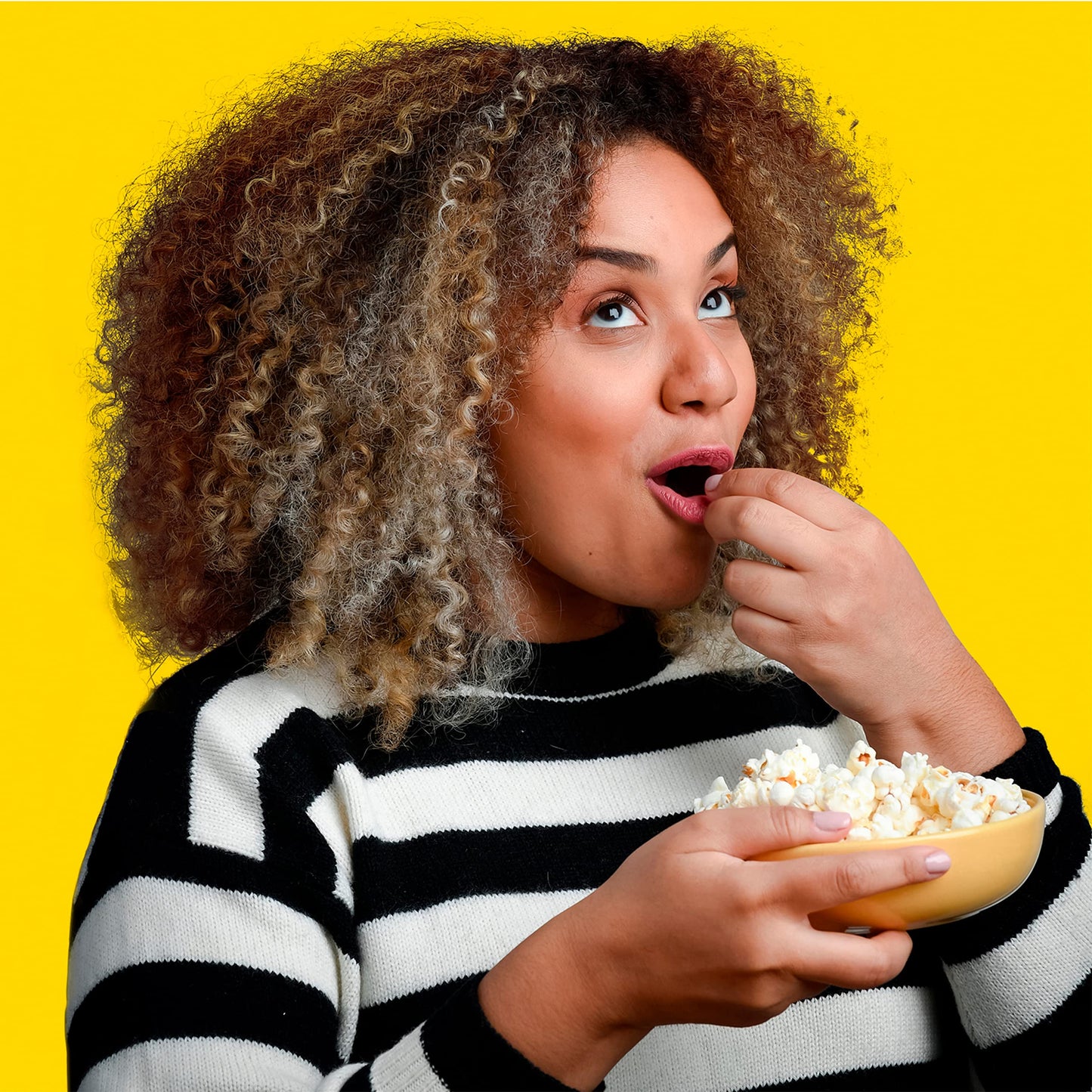 Frito Lay Ultimate Snack Care Package, Variety Assortment of Chips, Cookies, Crackers & More, (Pack of 40)