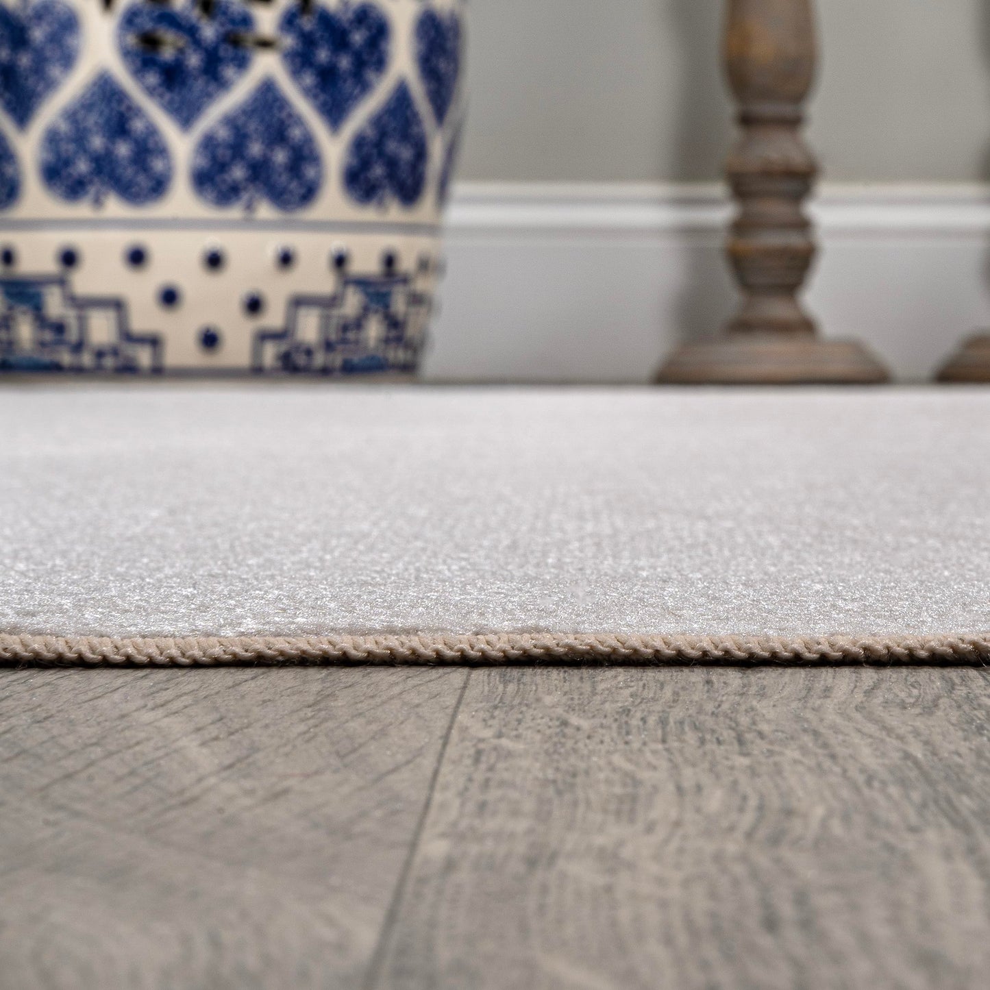 JONATHAN Y Machine Washable Light Gray Indoor Area Rug 4X6 ft, Twyla Classic Solid Low-Pile for Living Room, Bedroom, Kitchen, Office, Easy-Cleaning, Pet-Friendly, Non-Shedding WSH300C-4