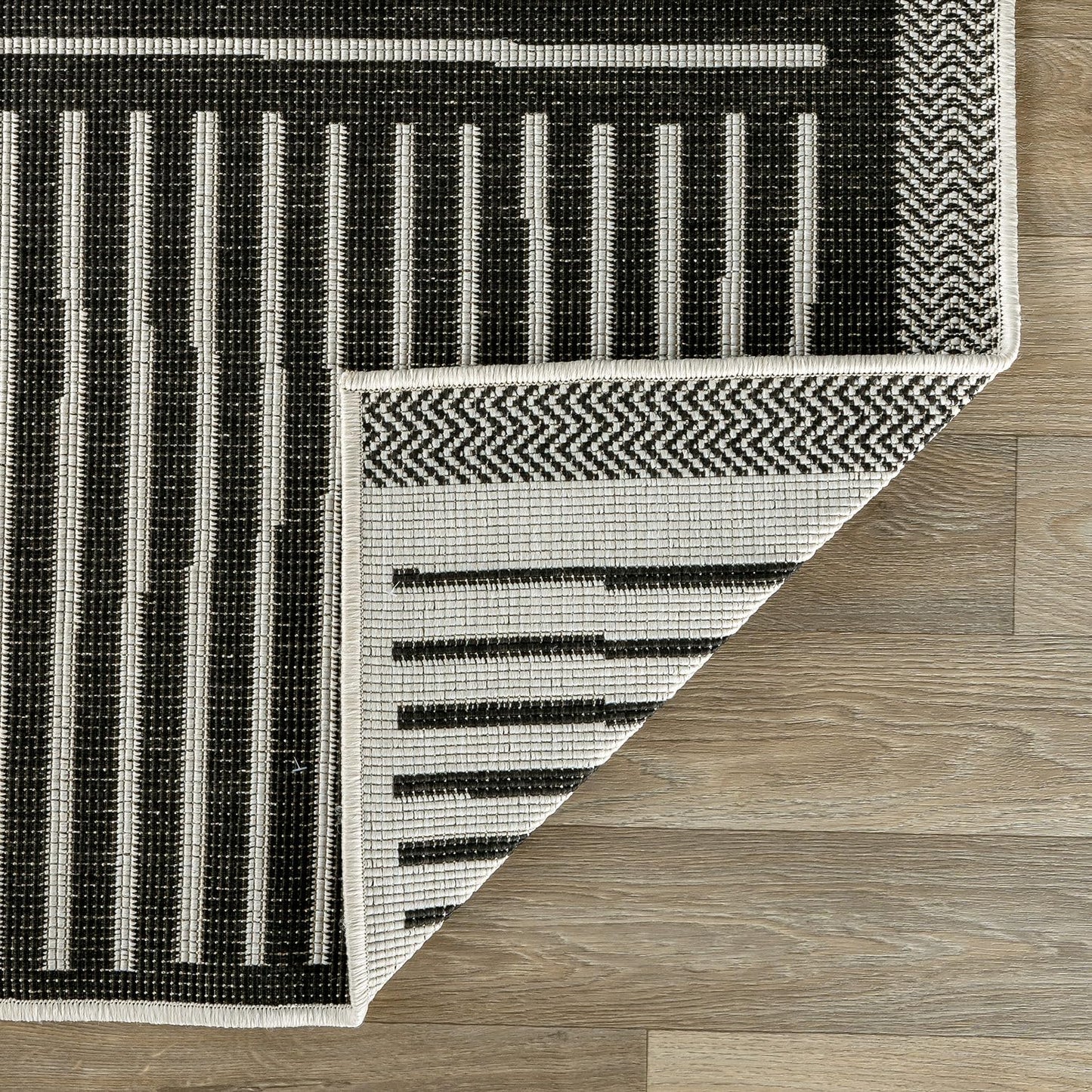 Rugshop Black Contemporary Stripe Indoor/Outdoor Runner Rug, Weather Resistant & Reversible, for Hallway, Entryway and Kitchen, 2' x 7'
