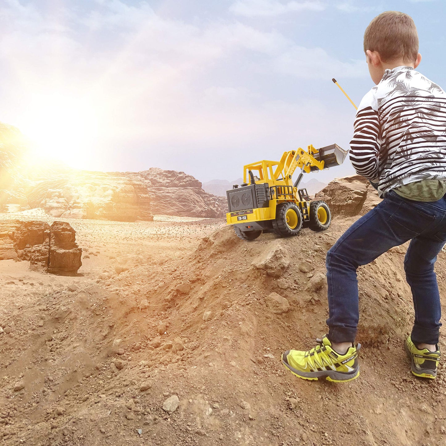 Top Race 5-Channel RC Front Loader Tractor - 14" Electric Construction Truck with Lights & Sounds - Perfect Digger Toy for Boys and Girls Ages 3+