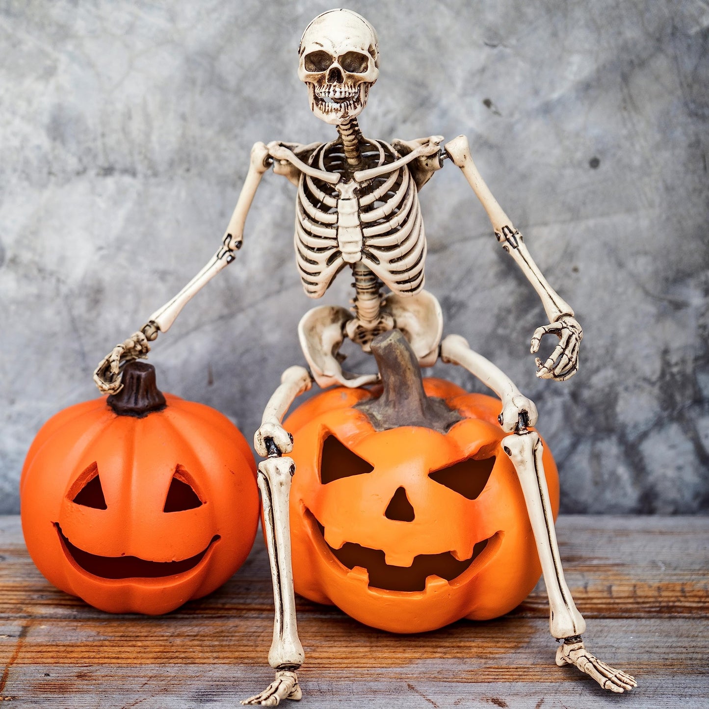 Daricano Halloween Decoration Outdoor 5 Pack Skeleton, 16" Plastic Posable Skeleton with Movable Joints, Small Hanging Skeletons for Halloween Decor, Haunted House Graveyard Props