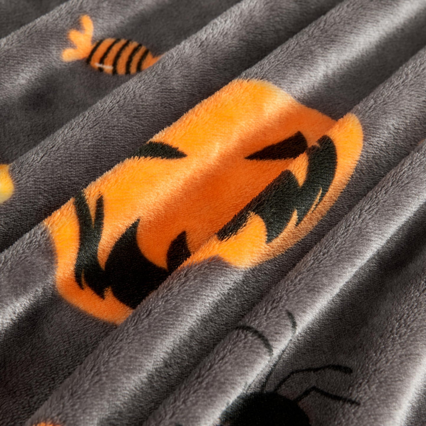 Edenleaf Halloween Blanket with Spooky Pumpkin Bat Ghost Spider Print, Soft Cozy Halloween Throw Blanket for Couch Bed Gifts Home Decoration, Fuzzy Warm Fleece Throws 50"x60" (Grey)