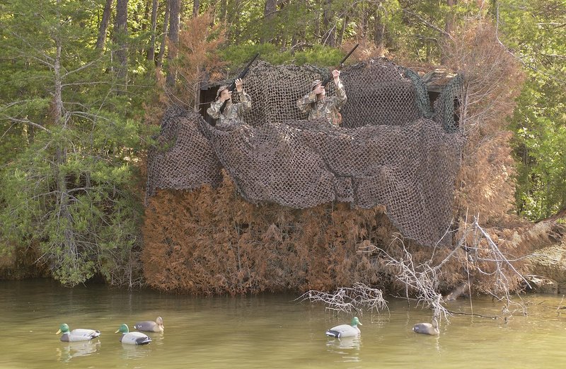 CamoSystems Premium Series Camouflage Military Spec Net with Mesh Netting Attached, Large, 9'10" x 19'8", Original Camo - Green/Brown