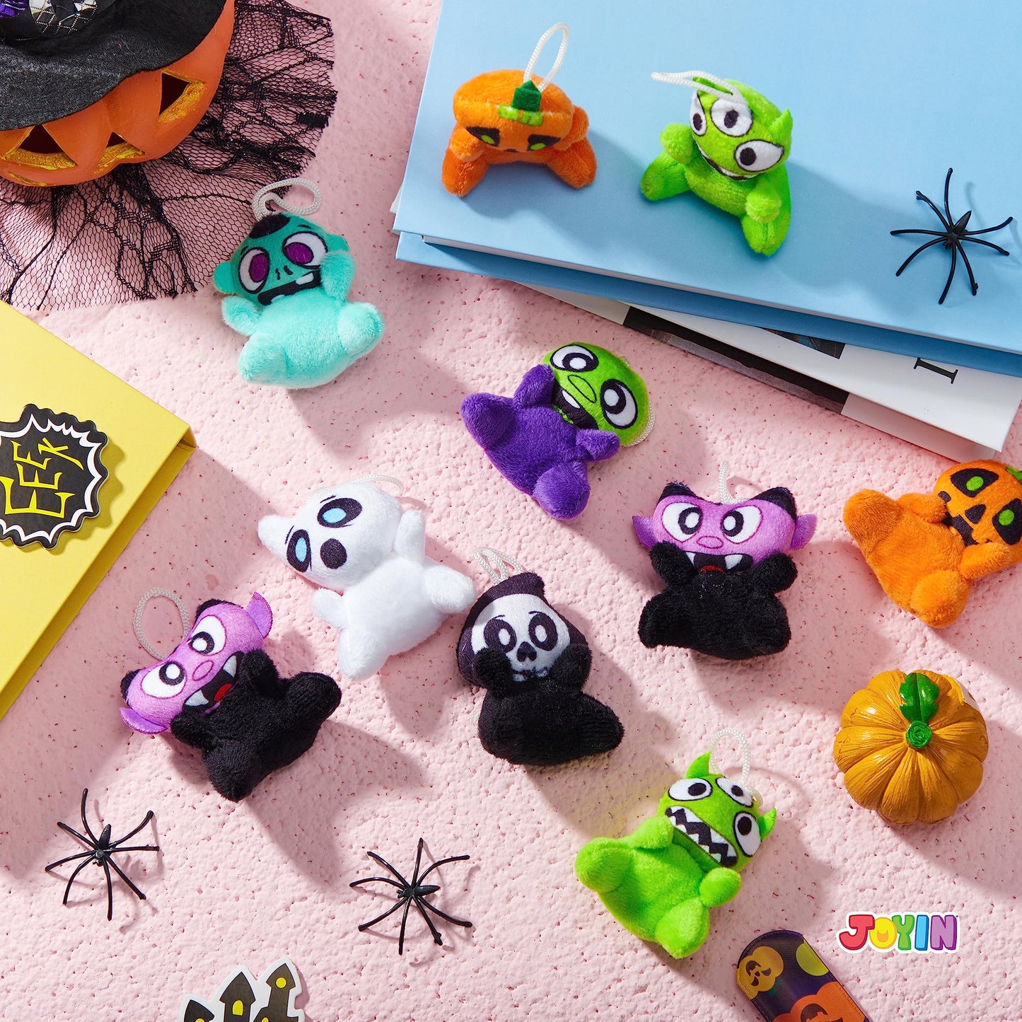 JOYIN 28 PCS Halloween Mini Plush Toy Assortment with 7 Characters, Mini Halloween Plush Toy Bulk for Kids Trick or Treating, Classroom Party Favors Supplies Prizes, Goodie Bag Stuffers Fillers