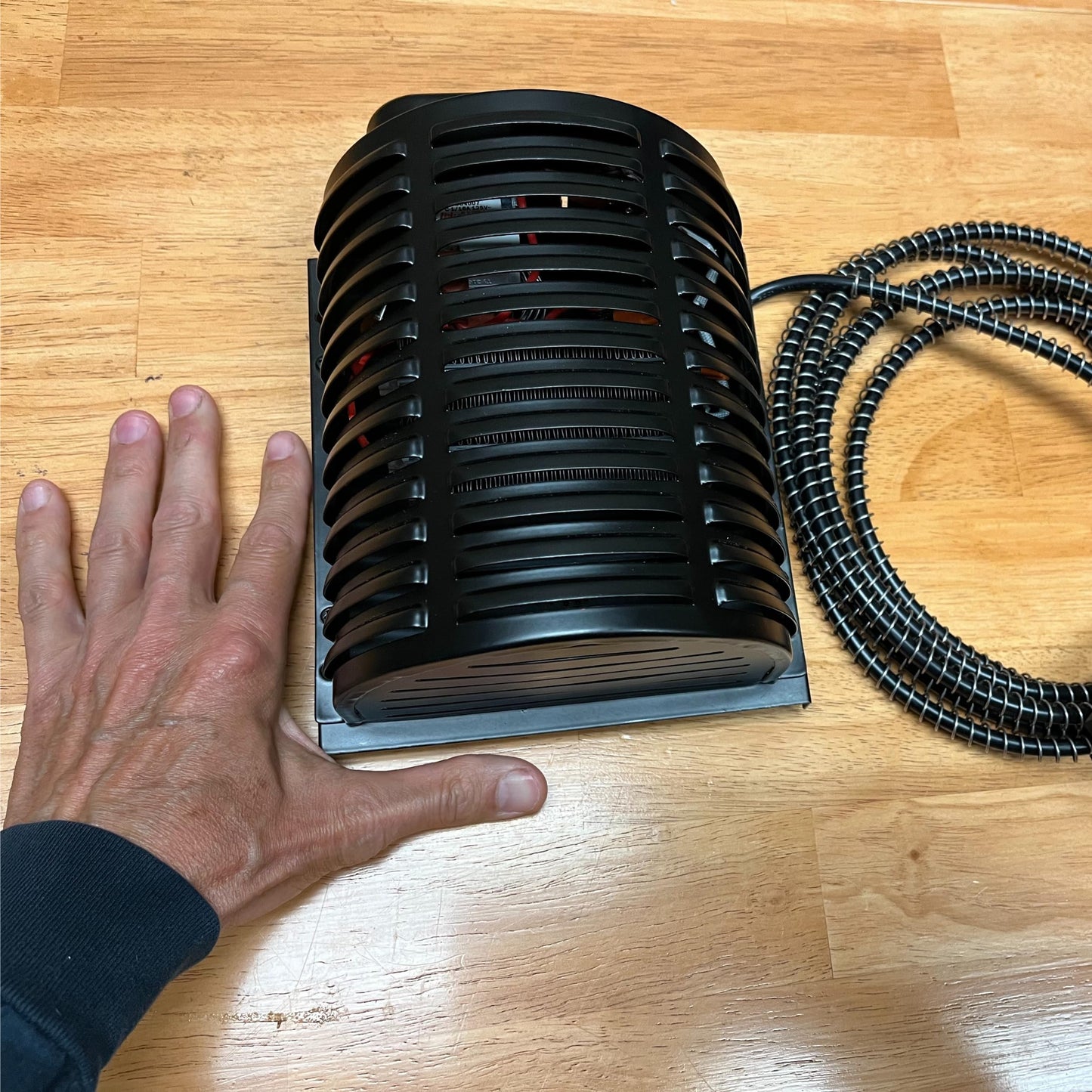 Hound Heater by Akoma Pet Products | 400w Dog House Furnace with 10-Foot Cord | Installs in Minutes | Safe - Dry Heat | Won't Burn Pets