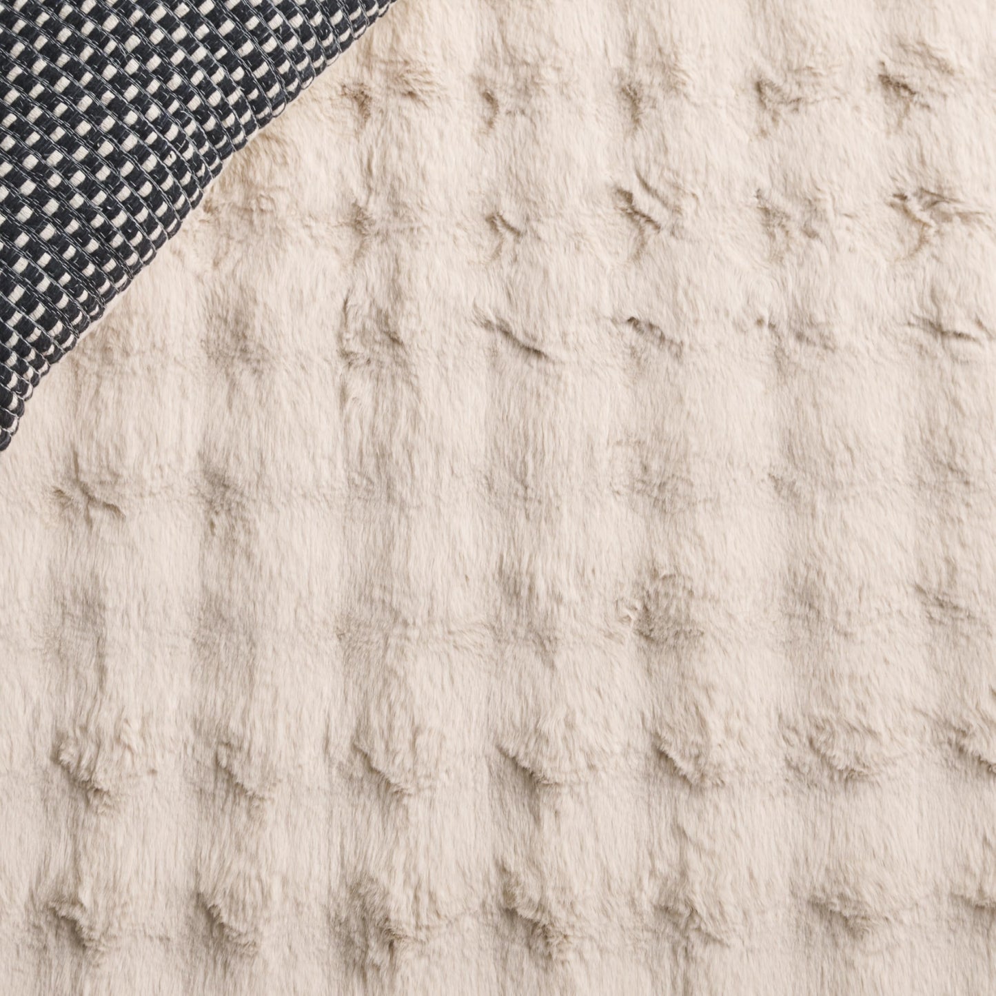 SAFAVIEH Washable Rug Faux Rabbit Bubble Shag Collection - 5' x 7', Beige, Slip Resistant & Easy Cleaning, Plush Texture Shag, Ideal for Living Room, Bedroom, Dining Space (FRB100B)