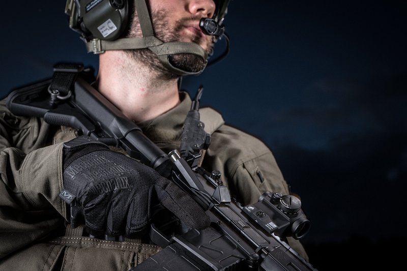 Mechanix Wear Specialty Vent Tactical Gloves - Ventilated Precision Fit High-Dexterity Field Work Gloves - Touchscreen Compatible & Machine Washable - X-Large - Covert Black