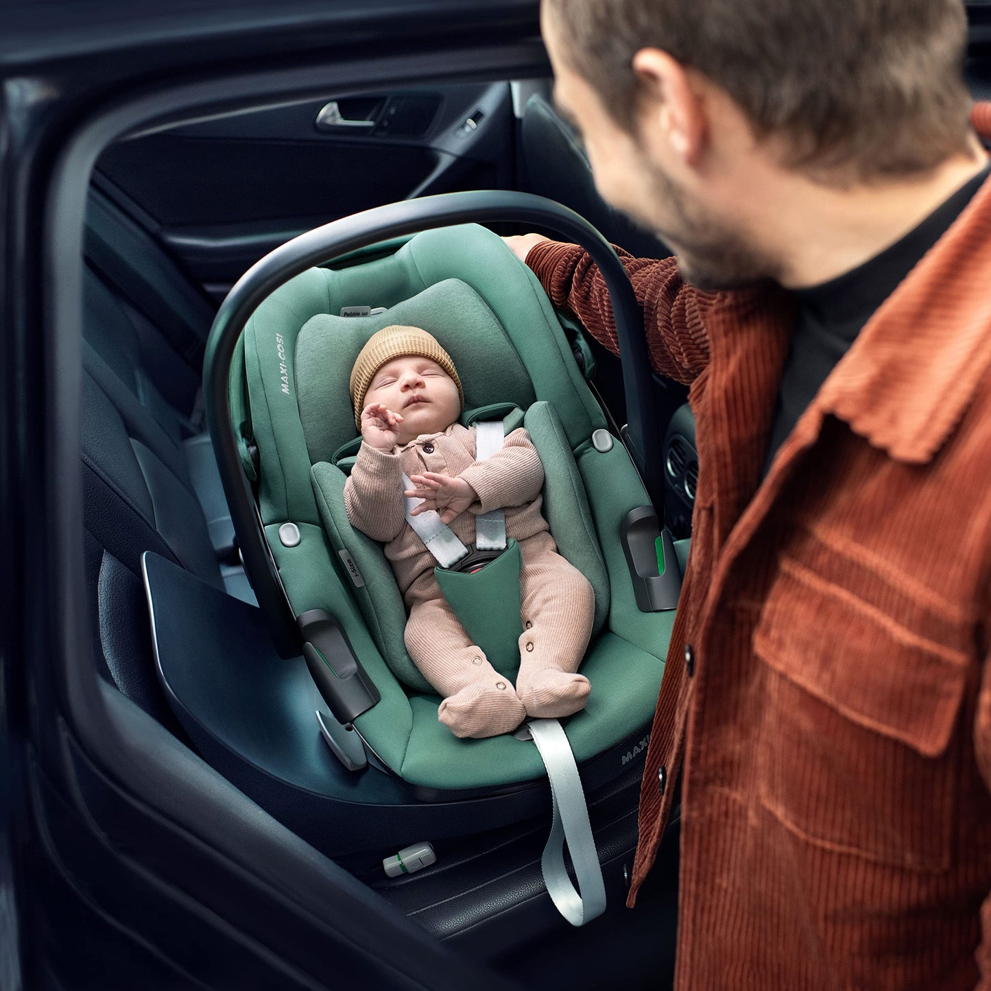 Maxi-Cosi FamilyFix 360 i-Size Base, Rotating Car Seat System, 360 Swivel ISOFIX Base, 0-4 Years (40-105 cm), One-Hand FlexiSpin Rotation, TravelSafe Rotation Control, Click & Go, Black