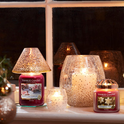 YANKEE CANDLE Scented Candle | Frosty Gingerbread Large Jar Candle | Burn Time: up to 150 Hours