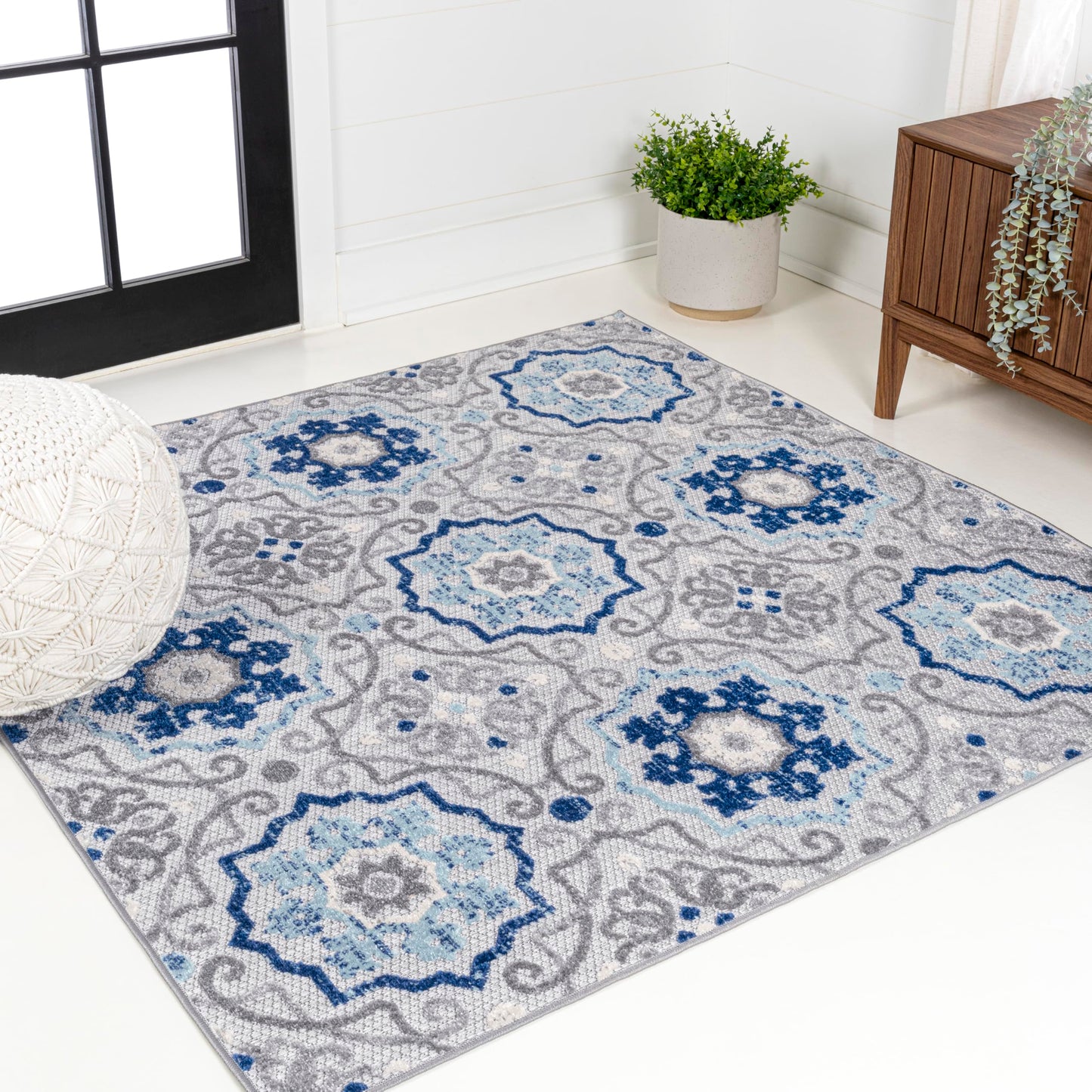 JONATHAN Y Mediterranean Medallion Indoor Outdoor Square Area Rug 5X5 Blue/Gray, Boho for Backyard, Patio, Porch, Easy-Cleaning, High Traffic, Pet-Friendly, Non-Shedding (AMC101A-5SQ)