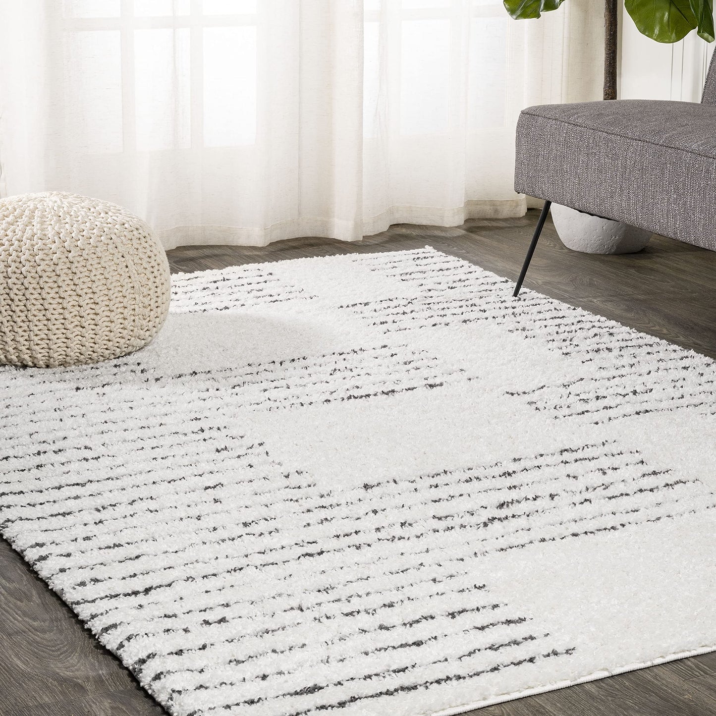 JONATHAN Y Petra Abstract Stripe Shag White/Gray Indoor Area Rug, 8x10, Geometric, Bohemian, Contemporary, Easy-Cleaning for Living Room, Bedroom, Kitchen, Pet Friendly, Non-Shedding (MOH407A-8)