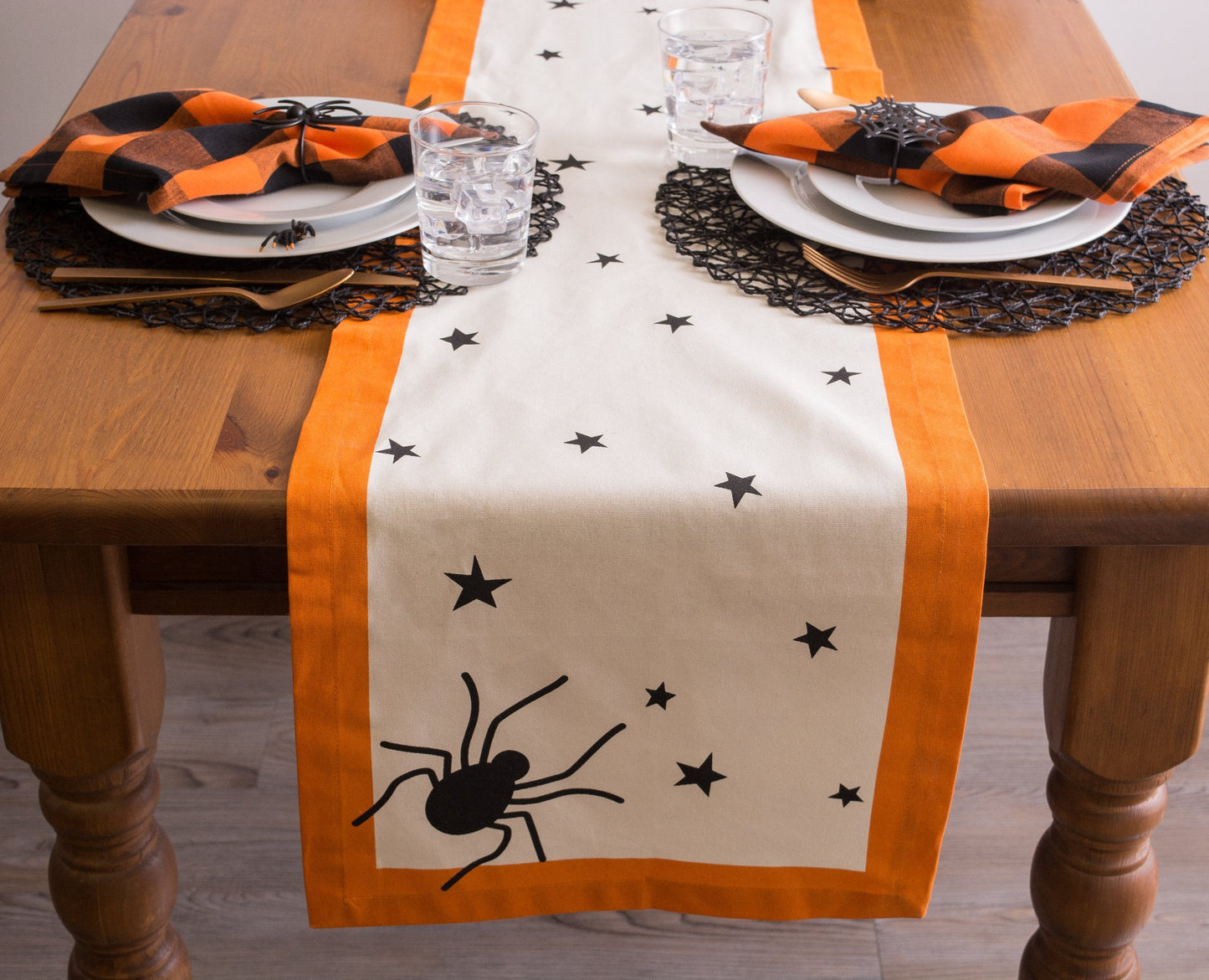 DII Halloween Tabletop Collection Bold Black Stars/Spooky Spider with Orange Border on Off-White Natural Background, Machine Washable, 14x72 Table Runner