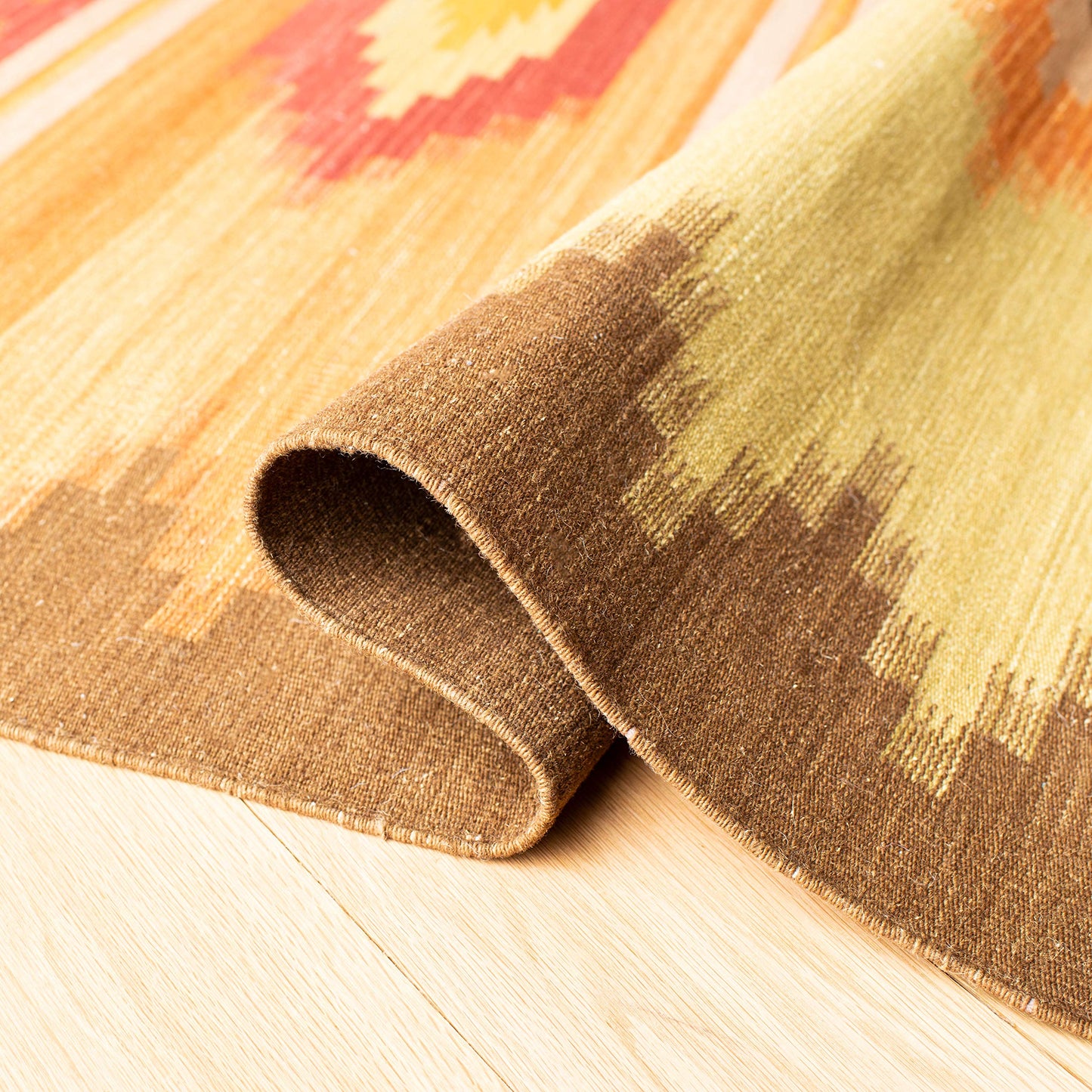 SAFAVIEH Kilim Collection Accent Rug - 3' x 5', Brown & Multi, Handmade Southwestern Tribal Wool, Ideal for High Traffic Areas in Entryway, Living Room, Bedroom (NVK176A)