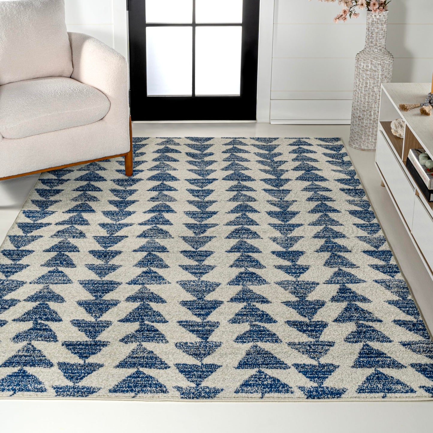 JONATHAN Y Aisha Moroccan Triangle Geometric Cream/Navy Indoor Area Rug, 8x10, Contemporary, Modern, Easy-Cleaning for Living Room, Bedroom, Kitchen, Pet Friendly, Non-Shedding (MOH206D-8)