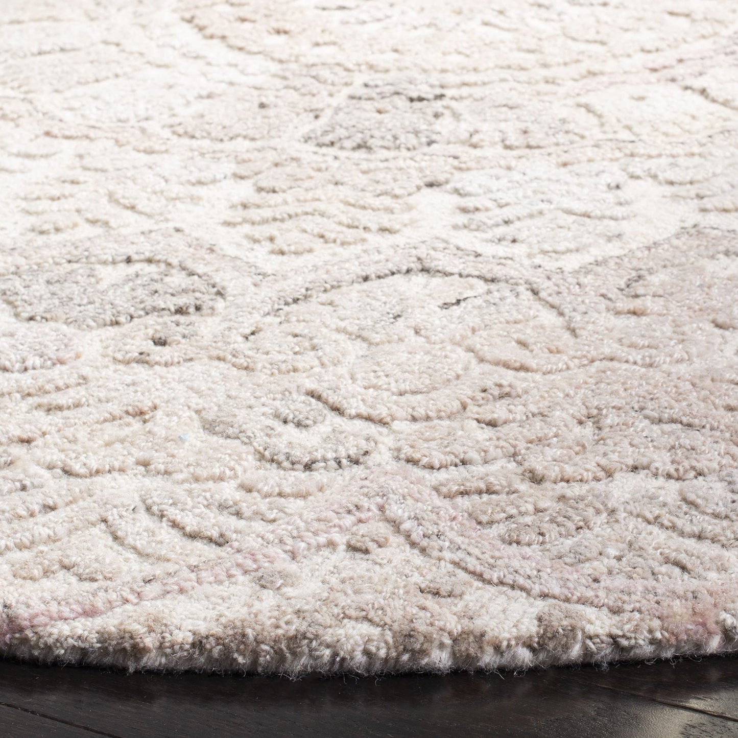 SAFAVIEH Marquee Collection Area Rug - 4' Round, Beige & Ivory, Handmade Mandala Medallion Wool, Ideal for High Traffic Areas in Living Room, Bedroom (MRQ110B)