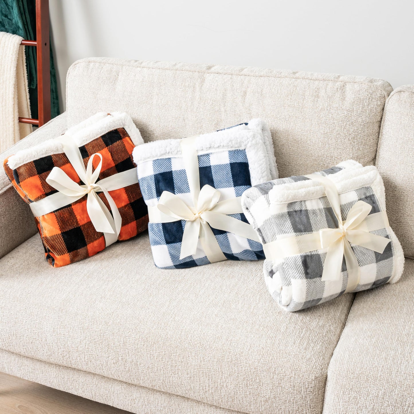 PAVILIA Black Orange Buffalo Plaid Sherpa Throw Blanket for Couch Twin, Soft Fuzzy Flannel Blanket for Bed, Plush Halloween Checkered Fleece Blanket and Throws, Warm Thick Winter Blanket Gift, 60x80