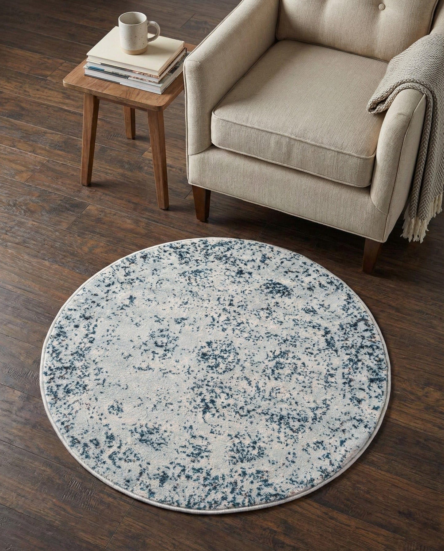 Rugs.com - Monte Carlo Rug – 3 Ft Round Light Blue Stain-Resistant Area Rug – Vintage Medallion Design for Entryways, Bedrooms, and Home Offices
