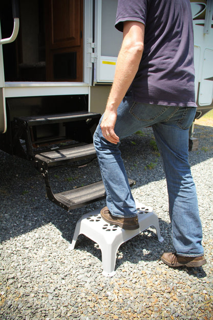 Camco Durable Large Step Stool - Textured Platform Surface to Help Prevent Slipping |Lightweight & Sturdy | Design Excellent for RVs, Trailers, Trucks| 400 lb. Capacity | 23" x 16" x 9 ¼" - Gray (43470)