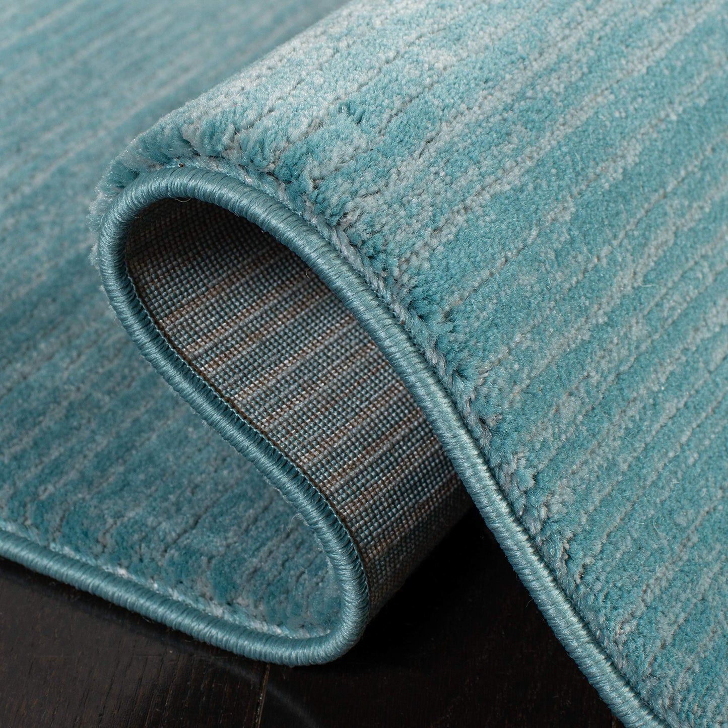 SAFAVIEH Area Rug 6x9 - Vision Collection - Aqua, Modern Ombre Design, Non-Shedding & Easy to Clean, Ideal for Living Room, Bedroom, Dining Space (VSN606B)