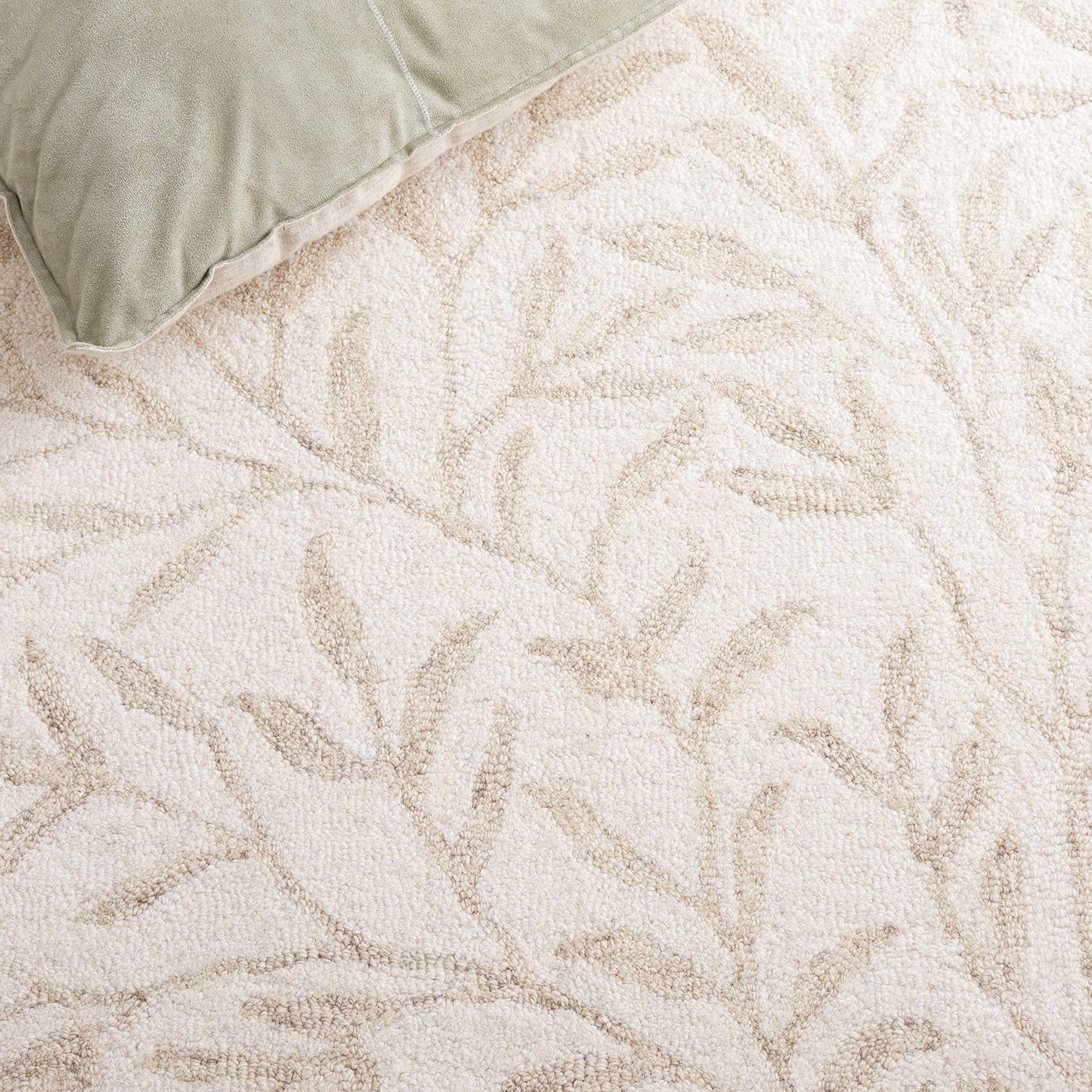 SAFAVIEH Jardin Collection Accent Rug - 3' x 5', Ivory & Beige, Handmade Wool, Ideal for High Traffic Areas in Entryway, Living Room, Bedroom (JAR753A)