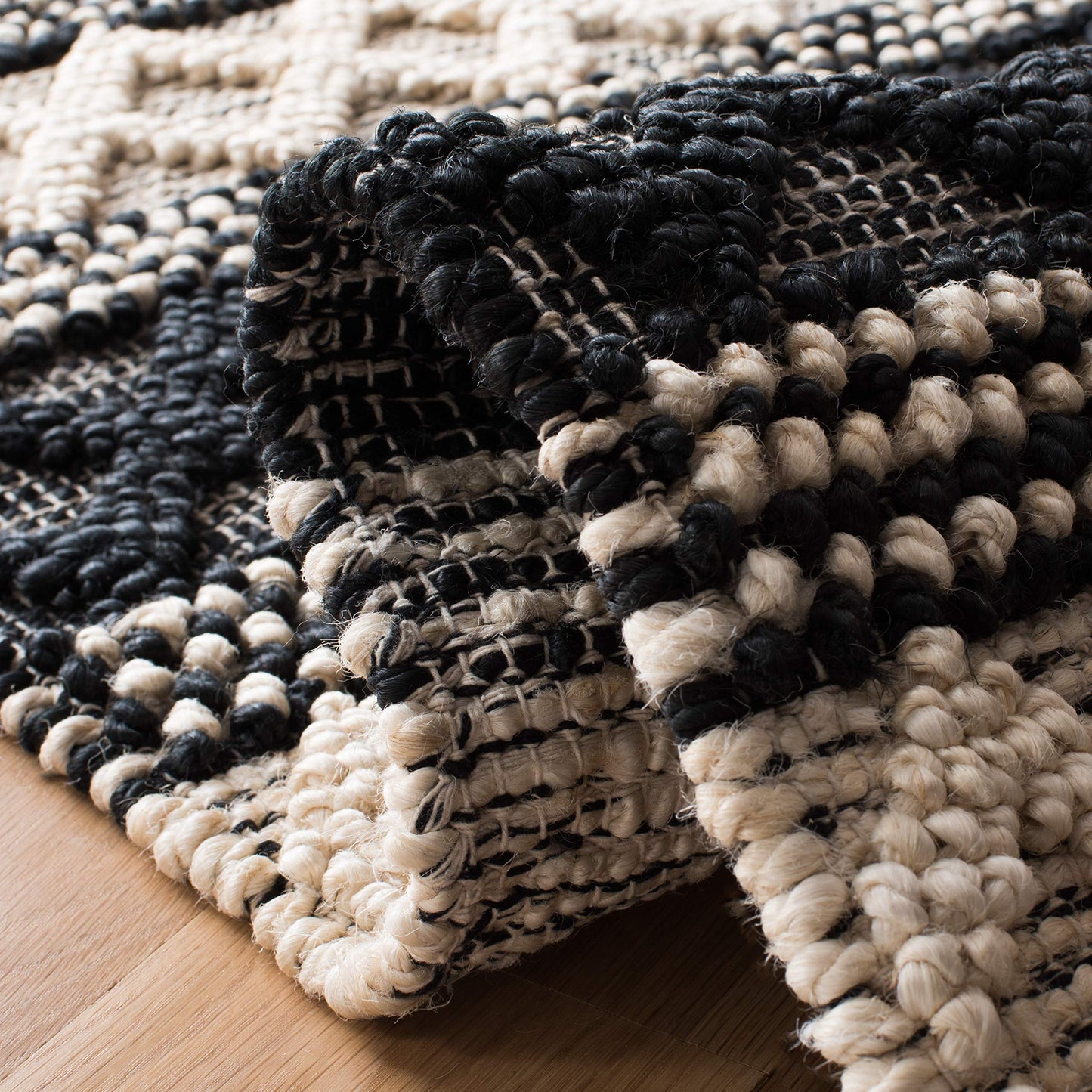 SAFAVIEH Natural Fiber Collection Runner Rug - 2'3" x 8', Black & Ivory, Handmade Boho Moroccan Tribal Jute, Ideal for High Traffic Areas in Living Room, Bedroom (NF568Z)