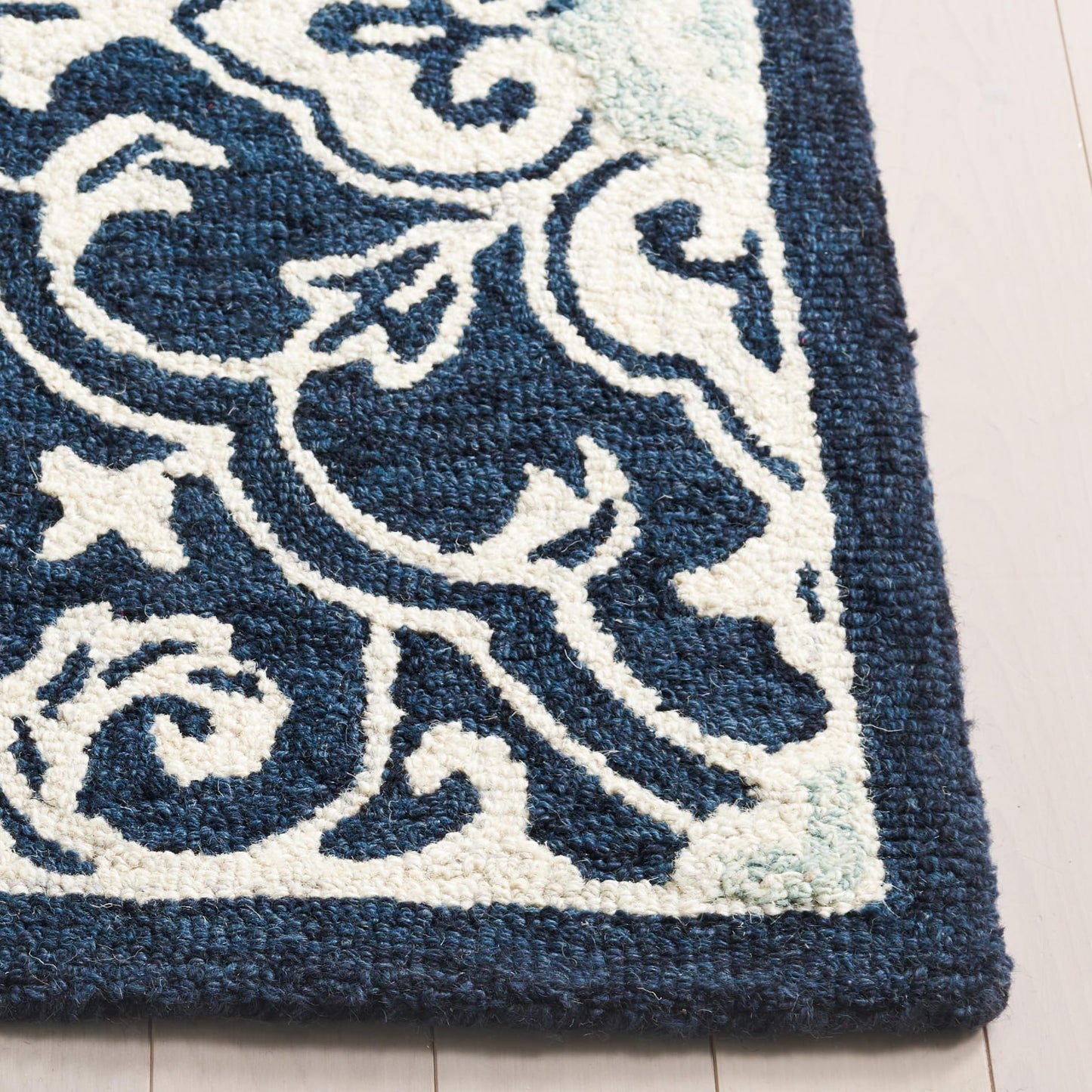 SAFAVIEH Roslyn Collection Area Rug - 5' x 8', Navy & Light Blue, Handmade Floral Wool, Ideal for High Traffic Areas in Living Room, Bedroom (ROS603N)