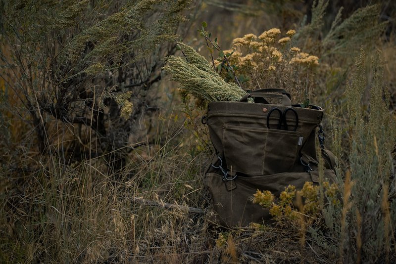 Barebones Harvesting and Gathering Bag - Foraging, Harvest and Fruit Picking Bag with Convertible Straps - Water-Resistant Waxed Canvas Gardening Tool Bag (Dark Khaki)