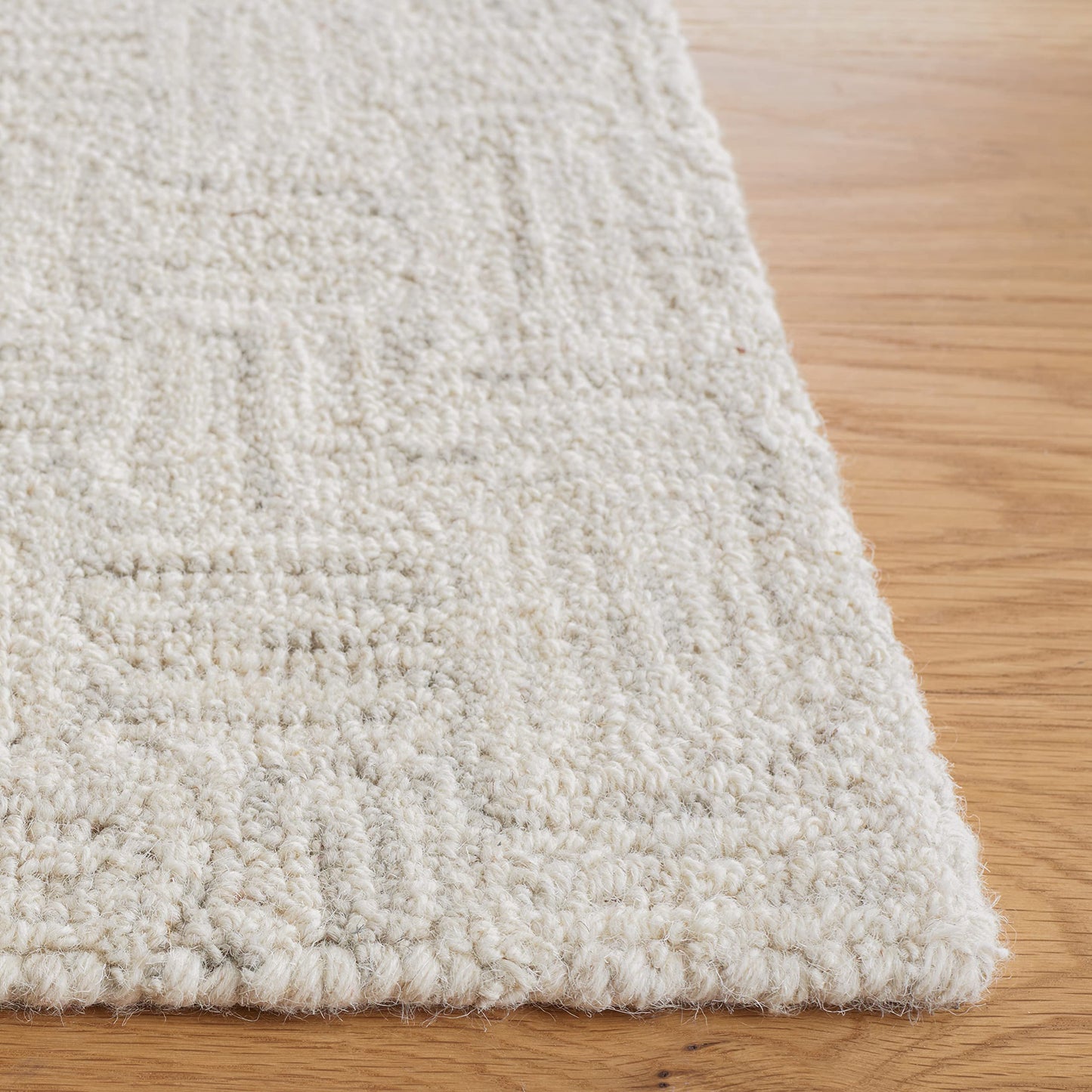 SAFAVIEH Micro-Loop Collection Area Rug - 7' Square, Light Grey & Ivory, Handmade Wool, Ideal for High Traffic Areas in Living Room, Bedroom (MLP537F)