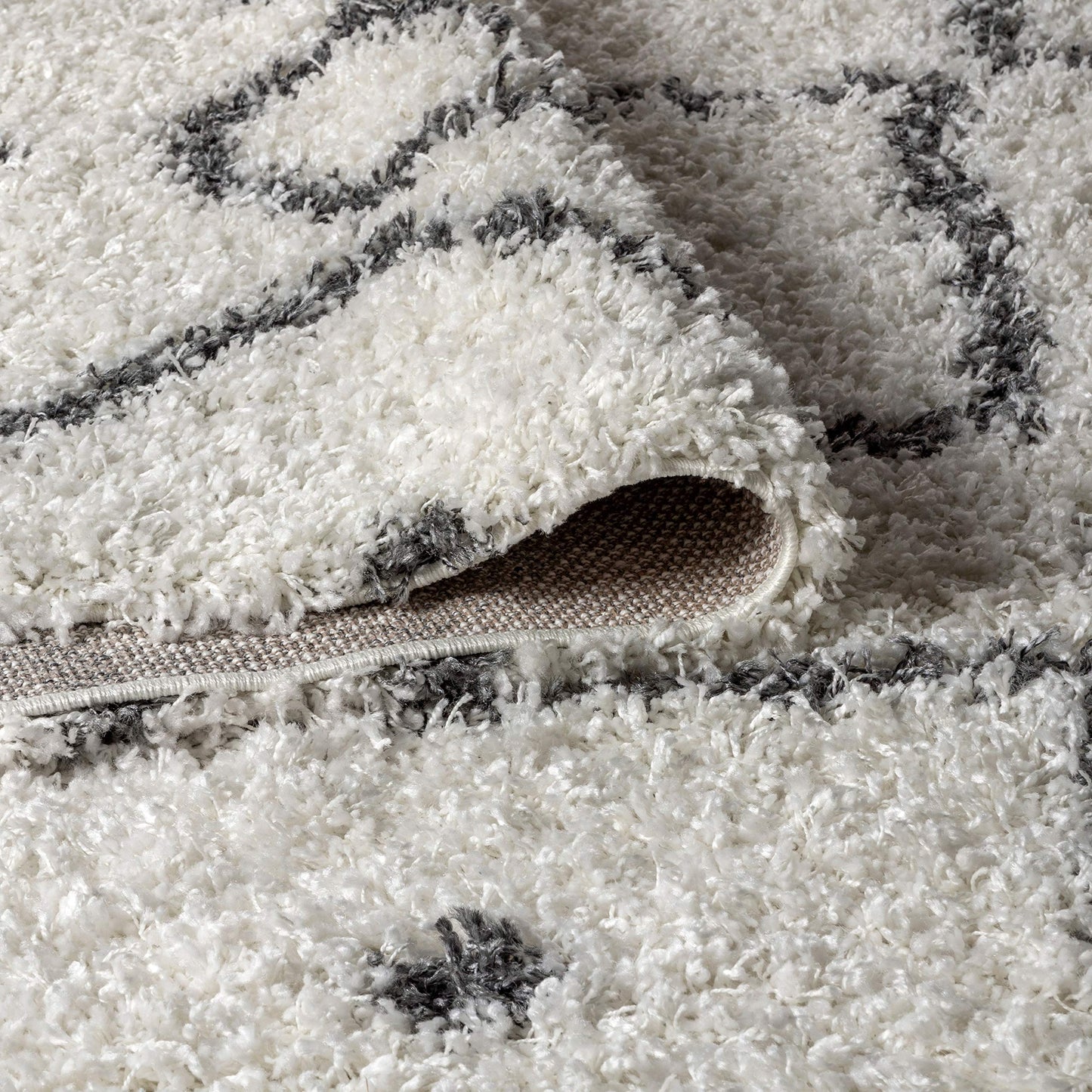 JONATHAN Y Mercer Shag Plush Tassel Diamond Cream/Gray Indoor Area Rug, 3x5, Moroccan, Bohemian, Geometric, Easy-Cleaning for Living Room, Bedroom, Kitchen, Non-Shedding (MCR105B-3)