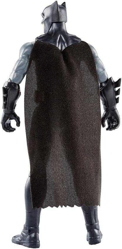 Mattel FGG79 - Batman 12 Inch Action Figure - Justice League Toy - DC Comics Dark Knight 30 cm