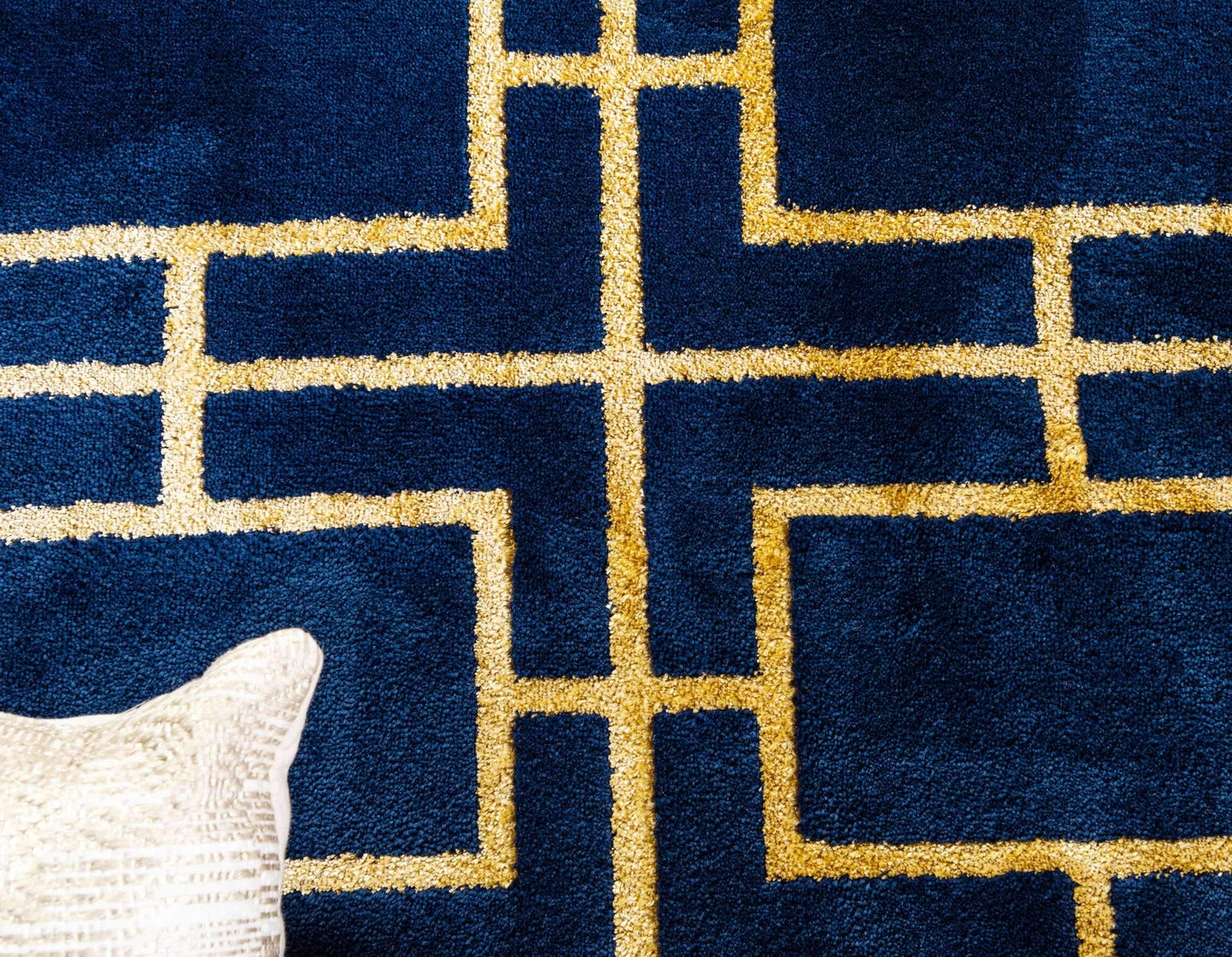 Unique Loom Marilyn Monroe Glam Collection Area Rug - Deco (5' 3' x 8' Rectangle, Navy Blue Gold/ Gold)