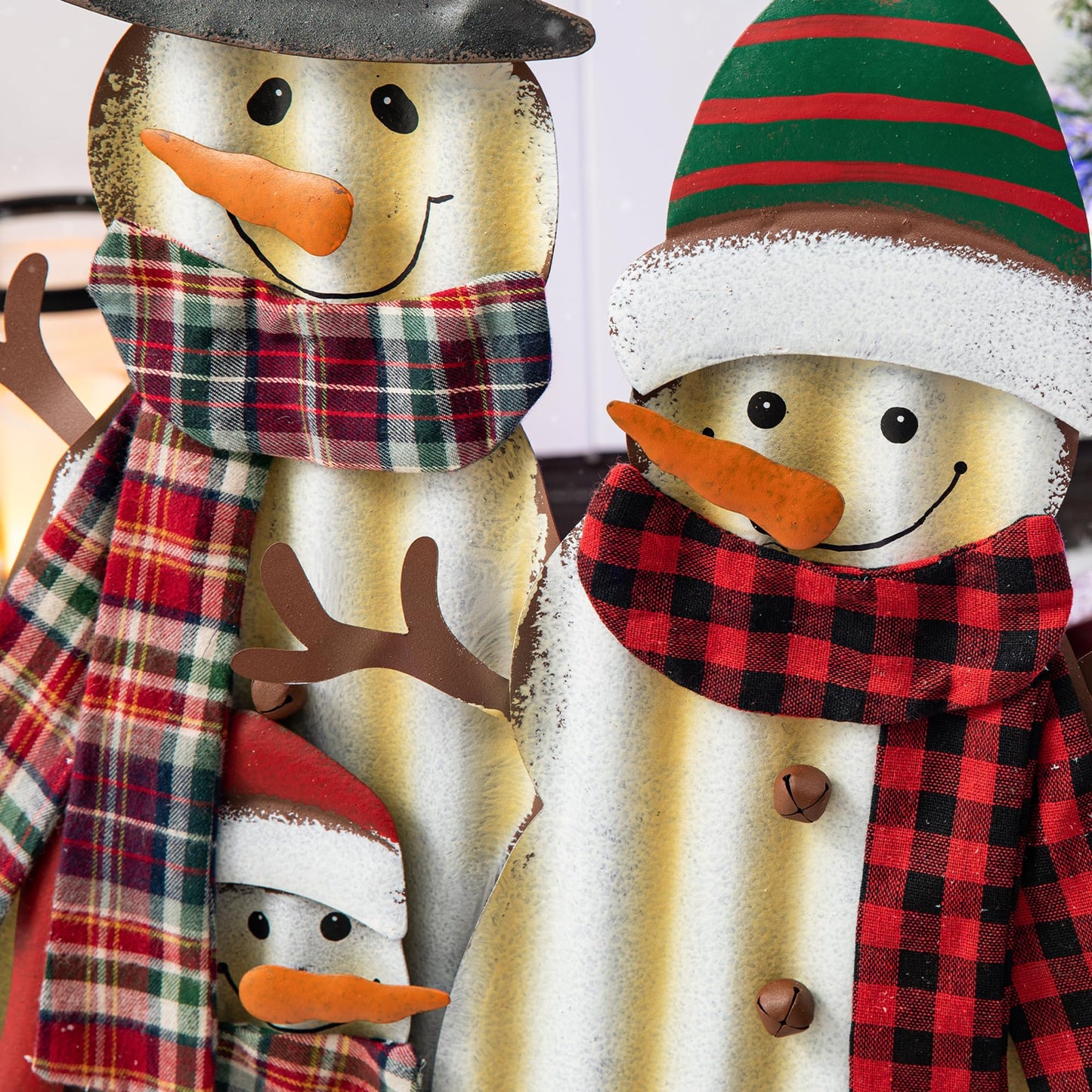 Glitzhome 30" H Metal Christmas Snowman Family Yard Stake, Holiday Decorations Outdoor Standing Hanging Display, Xmas Holiday Wall Ornament for Lawn Outdoor Holiday Decoration