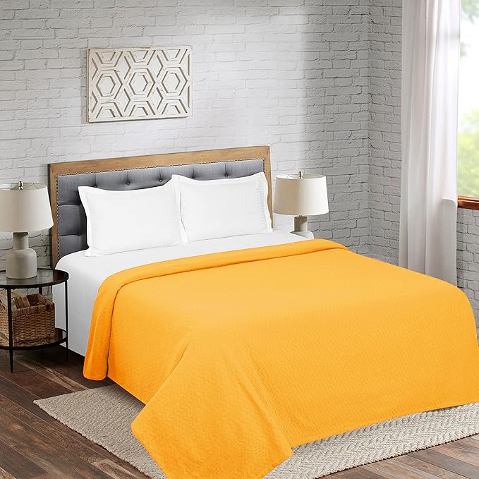 BELIZZI HOME 100% Cotton Bed Blanket, Breathable Thermal Blanket Full -Queen Size, Soft Chevron 90 inch x90 , Perfect for Layering Any All Season, Mustard Yellow