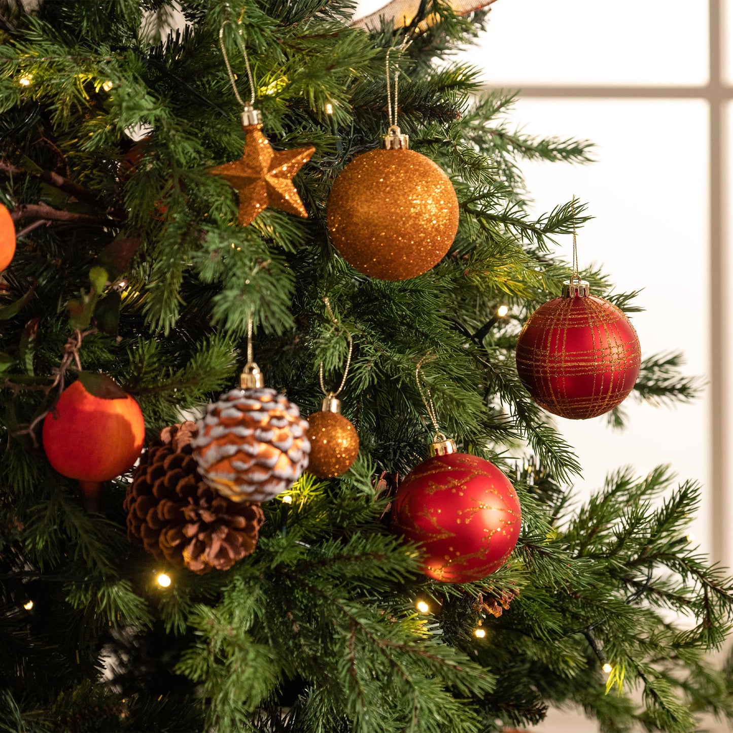 Valery Madelyn Christmas Ornaments Set, 70ct Red and Brown Shatterproof Christmas Tree Decorations, Woodland Hanging Ball Ornaments Bulk for Xmas Holiday Decor