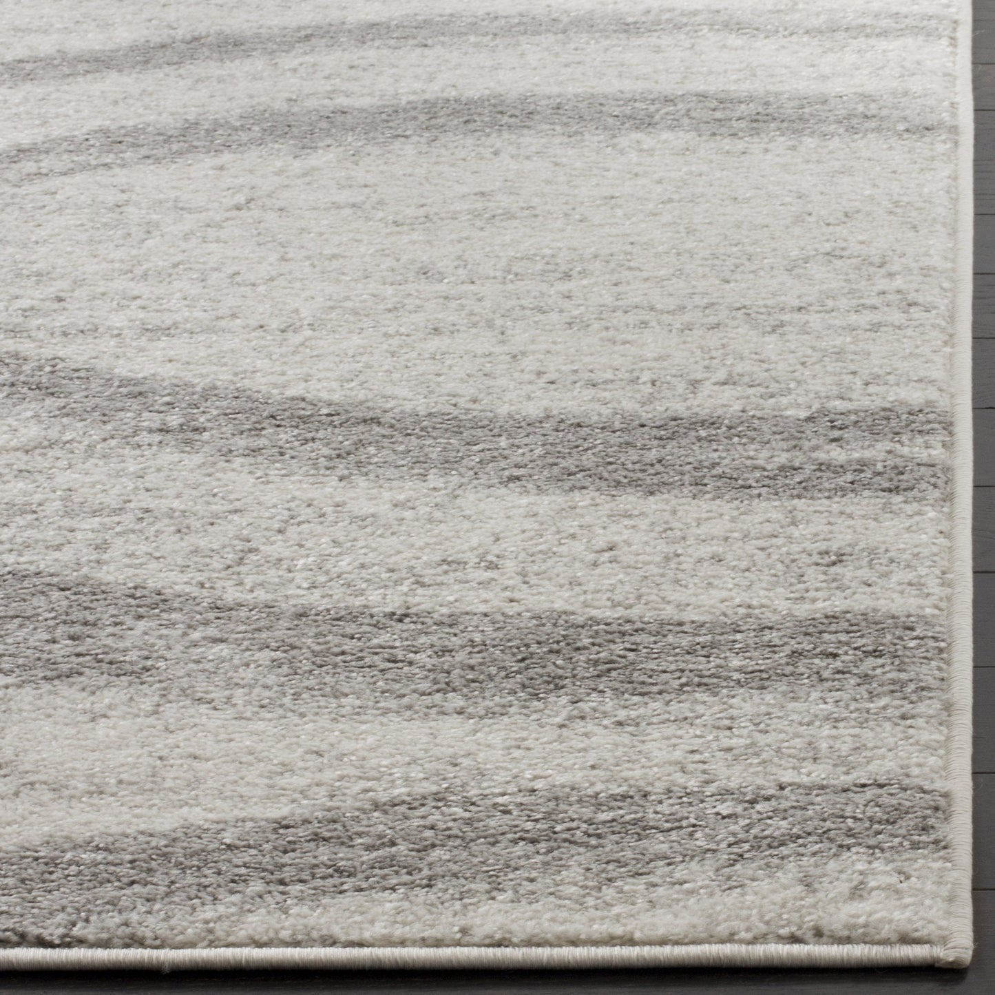 SAFAVIEH Area Rug 6x9 - Adirondack Collection - Cream & Grey, Modern Wave Design, Non-Shedding & Easy to Clean, Ideal for Living Room, Bedroom, Dining Space (ADR125C)