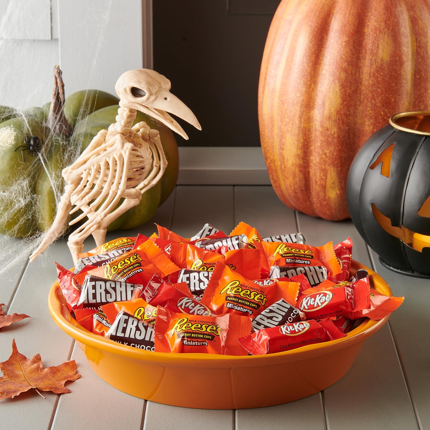 HERSHEY'S, KIT KAT and REESE'S Assorted Milk Chocolate Candy Variety Bag, Halloween Candy, 80.39 oz (265 Pieces)