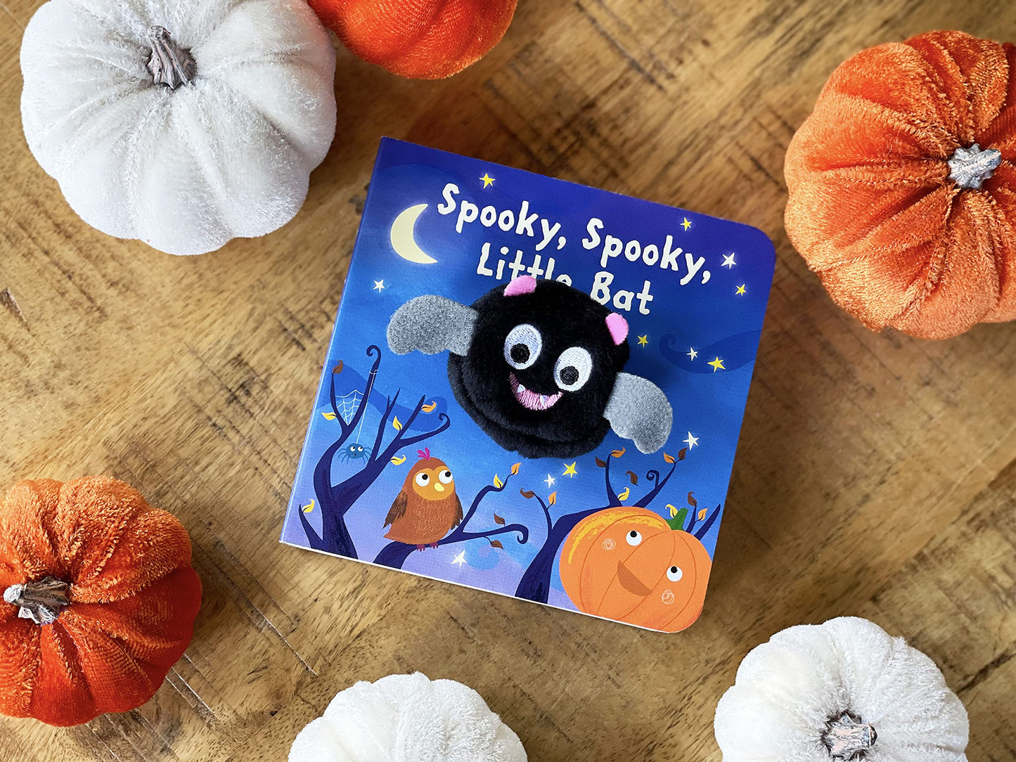 Spooky, Spooky, Little Bat Finger Puppet Halloween Board Book Ages 0-4