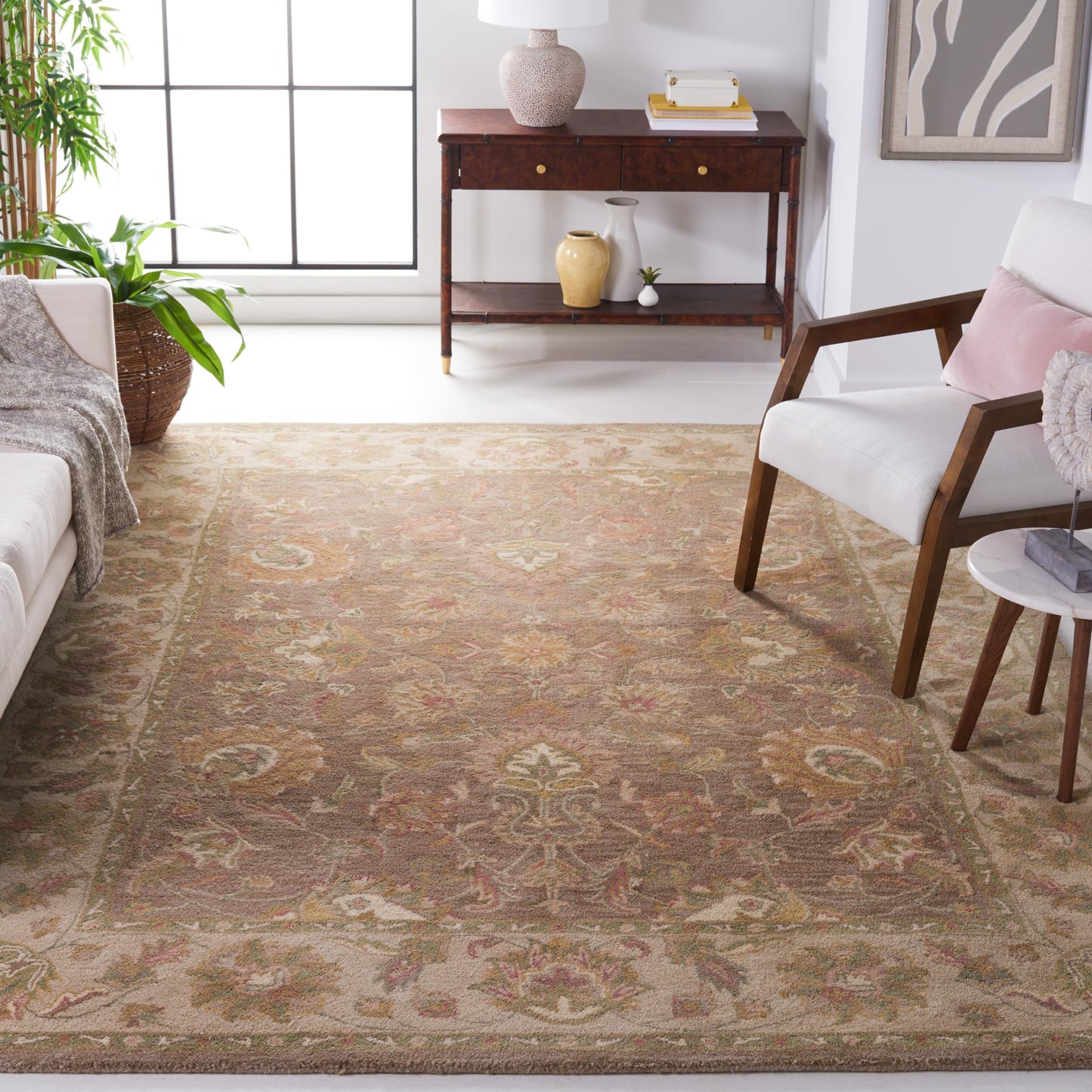 SAFAVIEH Heritage Collection 7'6" x 9'6" Brown / Ivory HG343K Handmade Traditional Oriental Premium Wool Area Rug