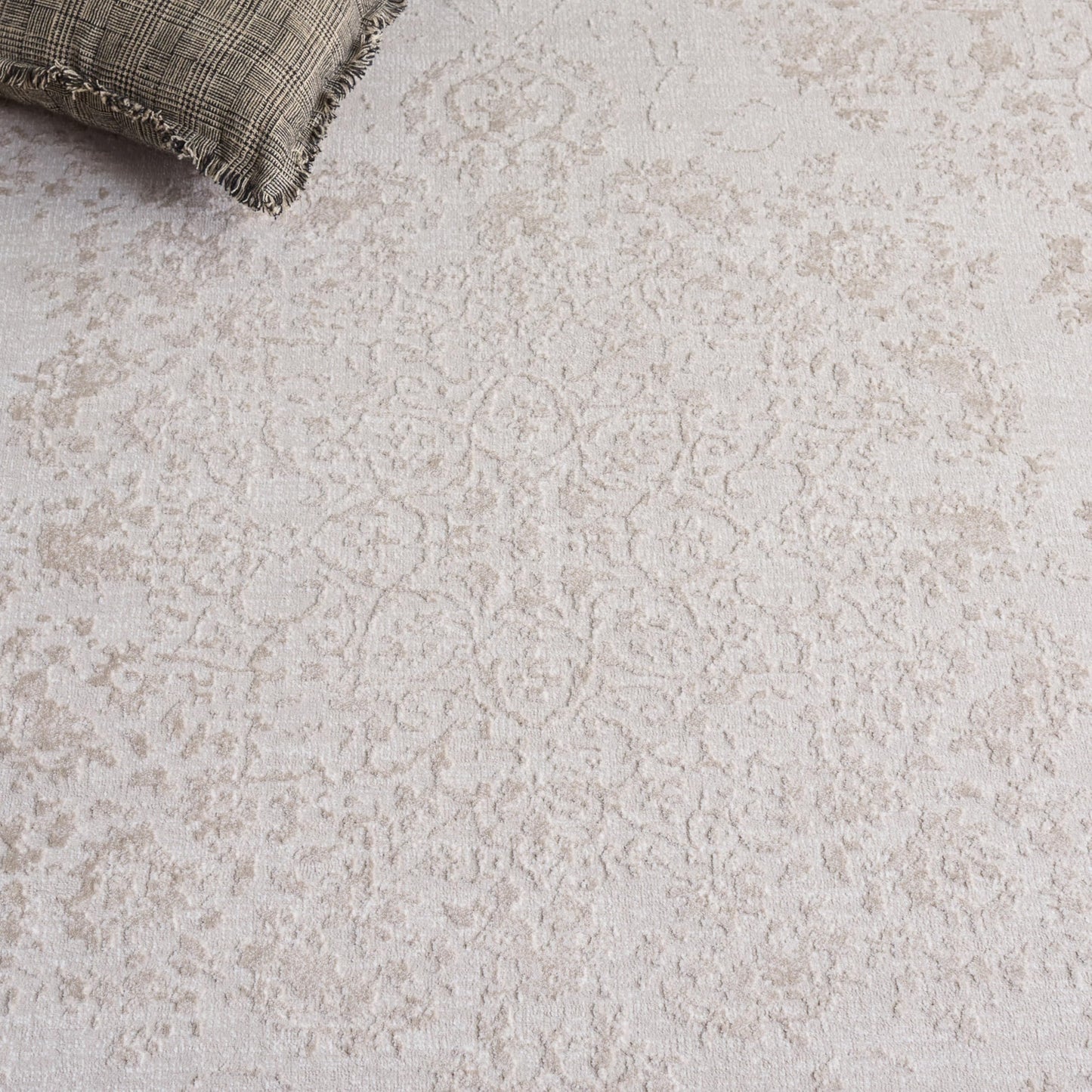 SAFAVIEH Area Rug 3x5 - Reflection Collection - Cream & Ivory, Non-Shedding & Easy Cleaning, Ideal for Entryway, Living Room, Bedroom (RFT664D)
