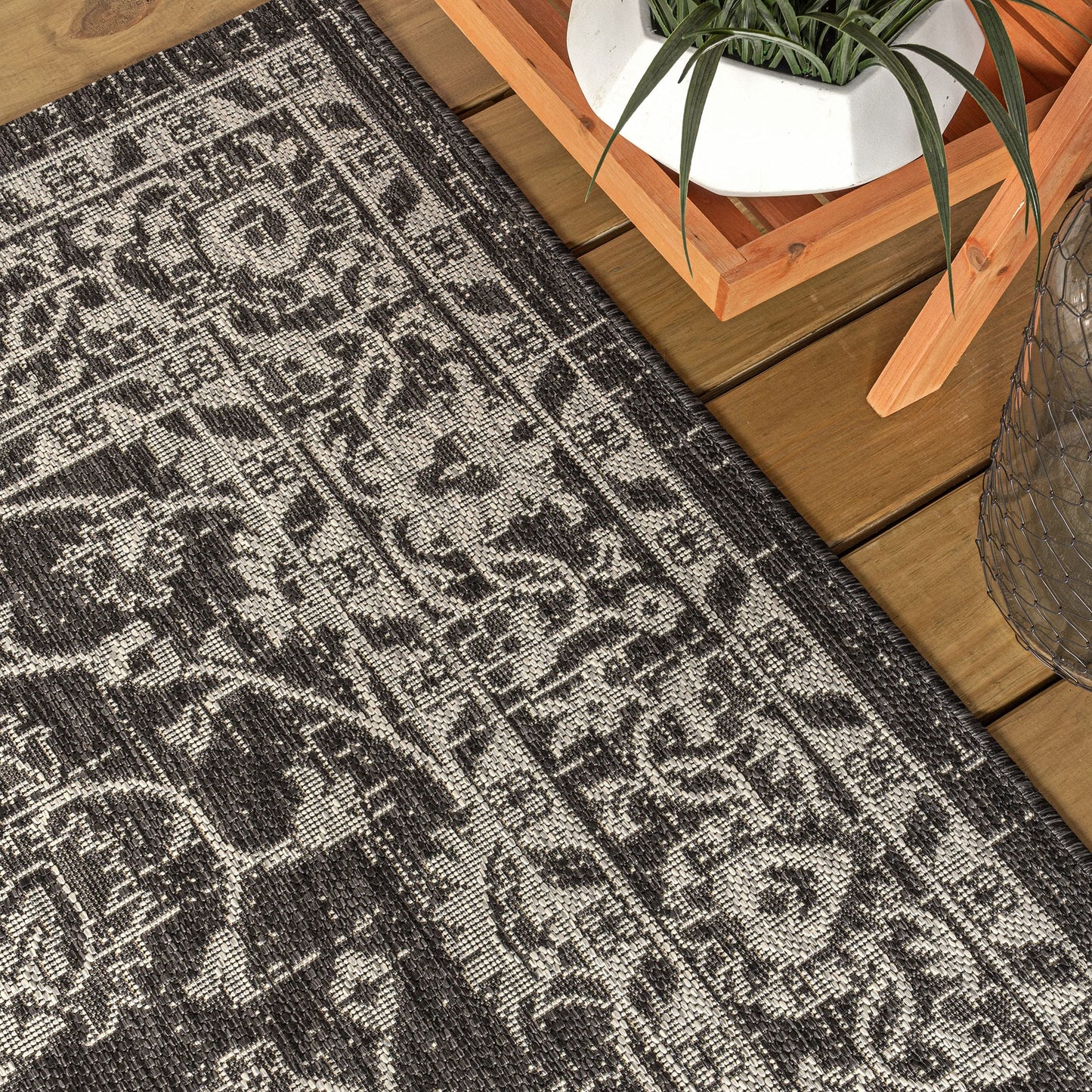 JONATHAN Y Vine & Border Indoor Outdoor Round Area Rug 5 Ft Black/Gray, Palazzo Textured Weave for Backyard, Patio, Porch, Easy-Cleaning, High Traffic, Pet-Friendly, Non-Shedding (SMB103C-5R)