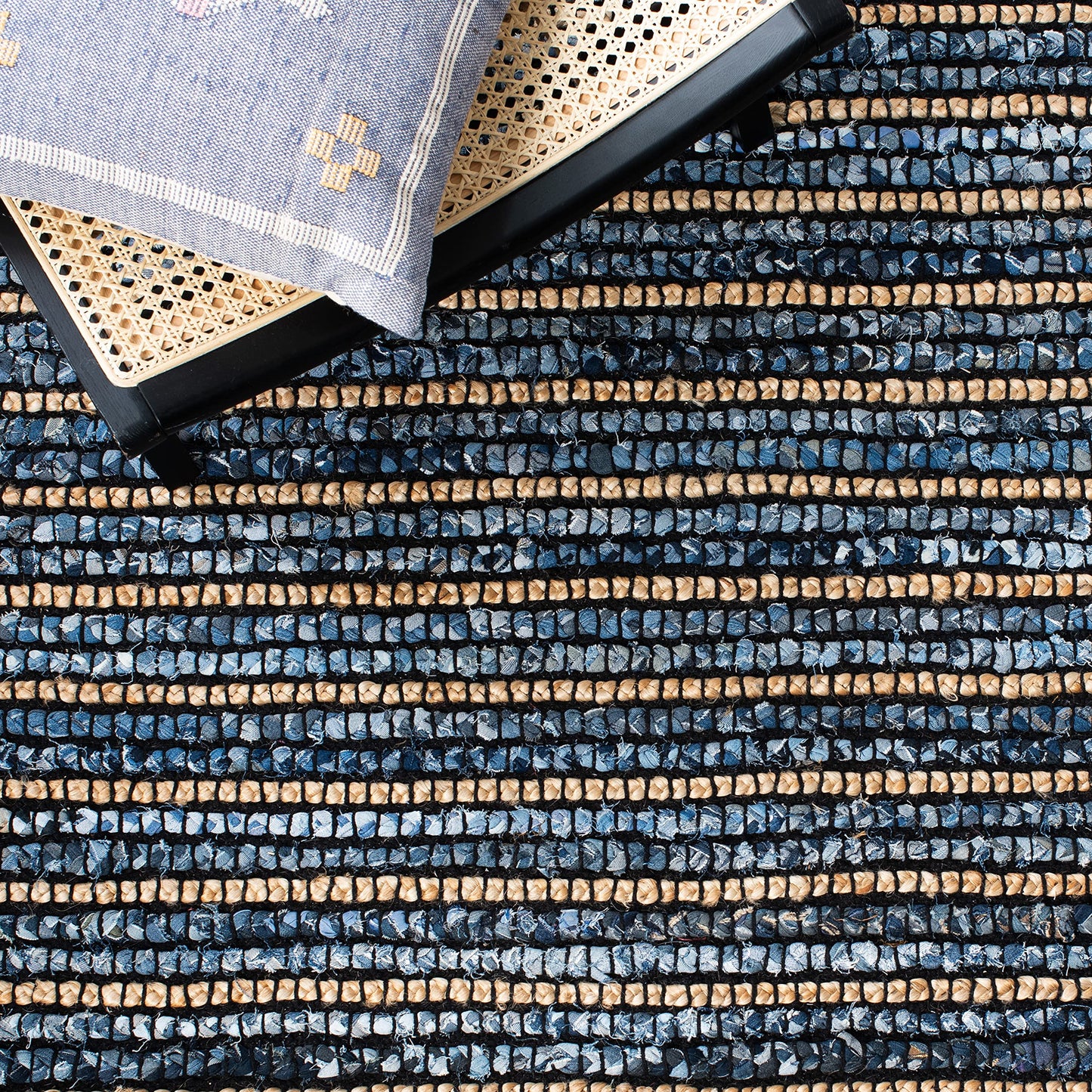 SAFAVIEH Cape Cod Collection Area Rug - 5' x 8', Blue & Natural, Handmade Flat Weave Braided Jute & Cotton, Ideal for High Traffic Areas in Living Room, Bedroom (CAP363A)