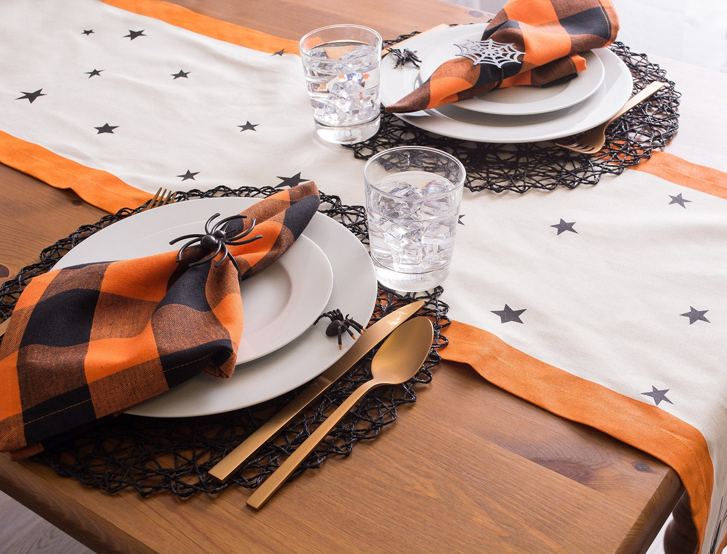 DII Halloween Tabletop Collection Bold Black Stars/Spooky Spider with Orange Border on Off-White Natural Background, Machine Washable, 14x72 Table Runner