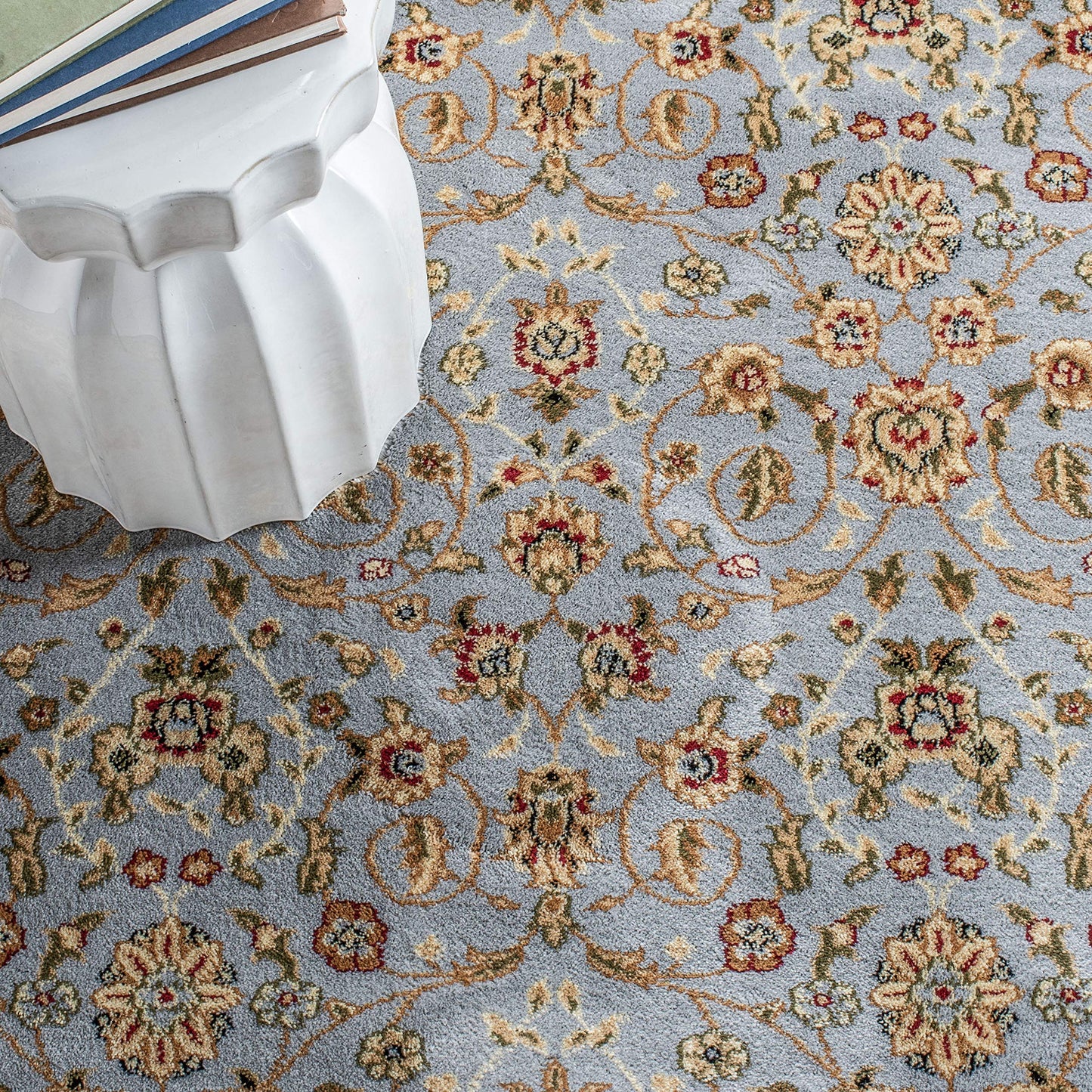 SAFAVIEH Lyndhurst Collection Area Rug - 5'3" x 7'6", Light Blue & Ivory, Traditional Oriental Design, Non-Shedding & Easy Care, Ideal for High Traffic Areas in Living Room, Bedroom (LNH312B)