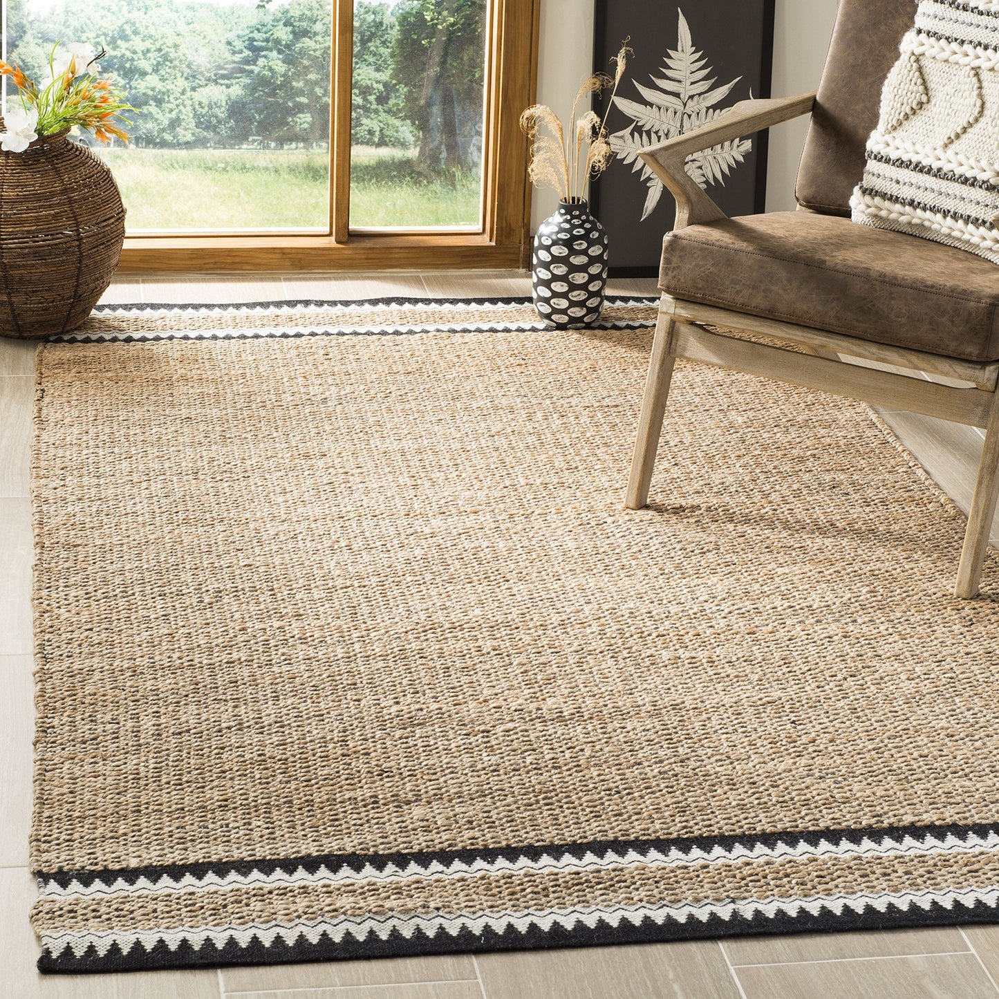 SAFAVIEH Natural Fiber Collection Accent Rug - 3' x 5', Natural & Black, Handmade Farmhouse Boho Coastal Rustic Jute, Ideal for High Traffic Areas in Entryway, Living Room, Bedroom (NF874B)