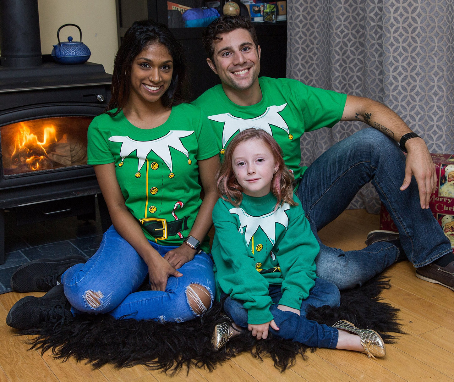 Ann Arbor T-shirt Co. Santa's Elf Costume | Jumbo Print Novelty Christmas Holiday Humor Unisex T-Shirt - Large - Green