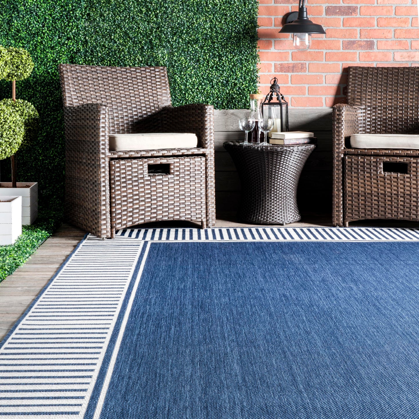 Nuloom Asha Navy/Ivory, 8' x 10', Casual, Striped Border, Soft and Cozy, High Traffic, Easy Clean, Durable Area Rug for Indoor/Outdoor Patio, Deck, Porch, Garden, Courtyard